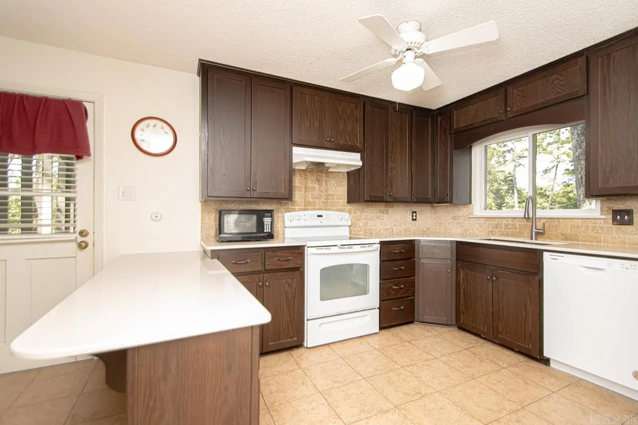 Property at 8011  Harmon - Image 10