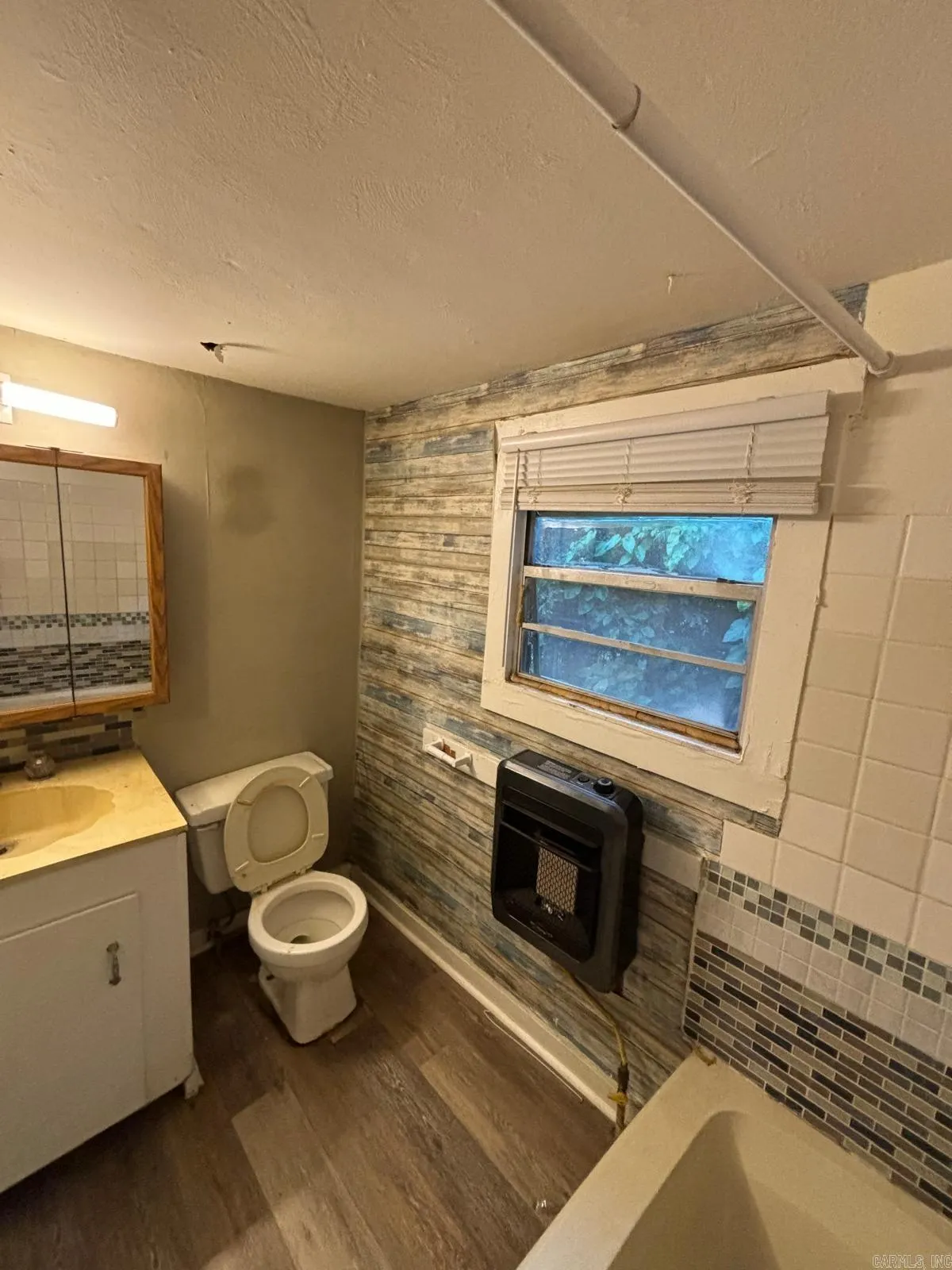 Property at 4221  Rogers - Image 6