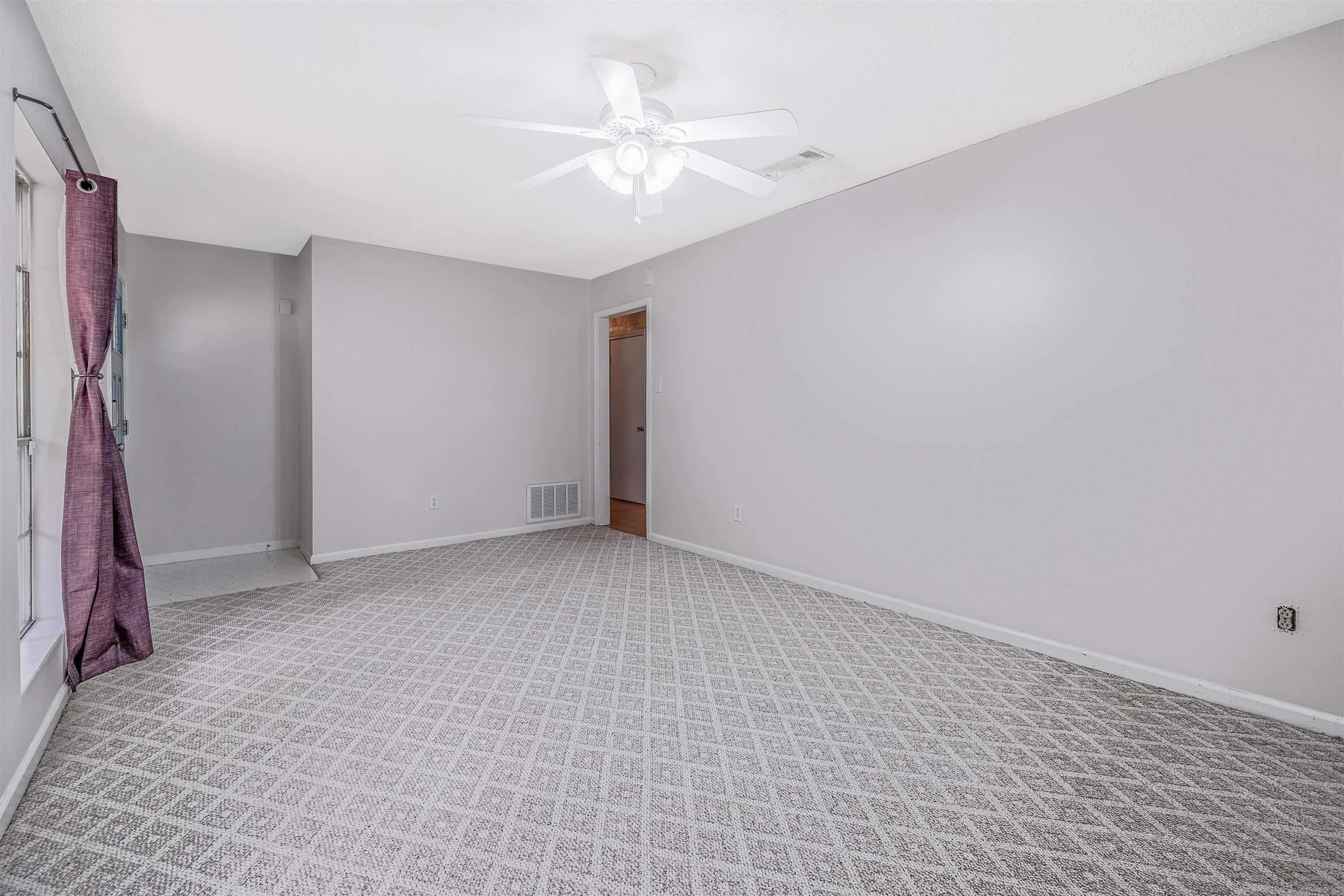Property at 1217  Oakhurst - Image 6