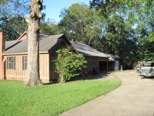 Property at 703  Beech - Image 3