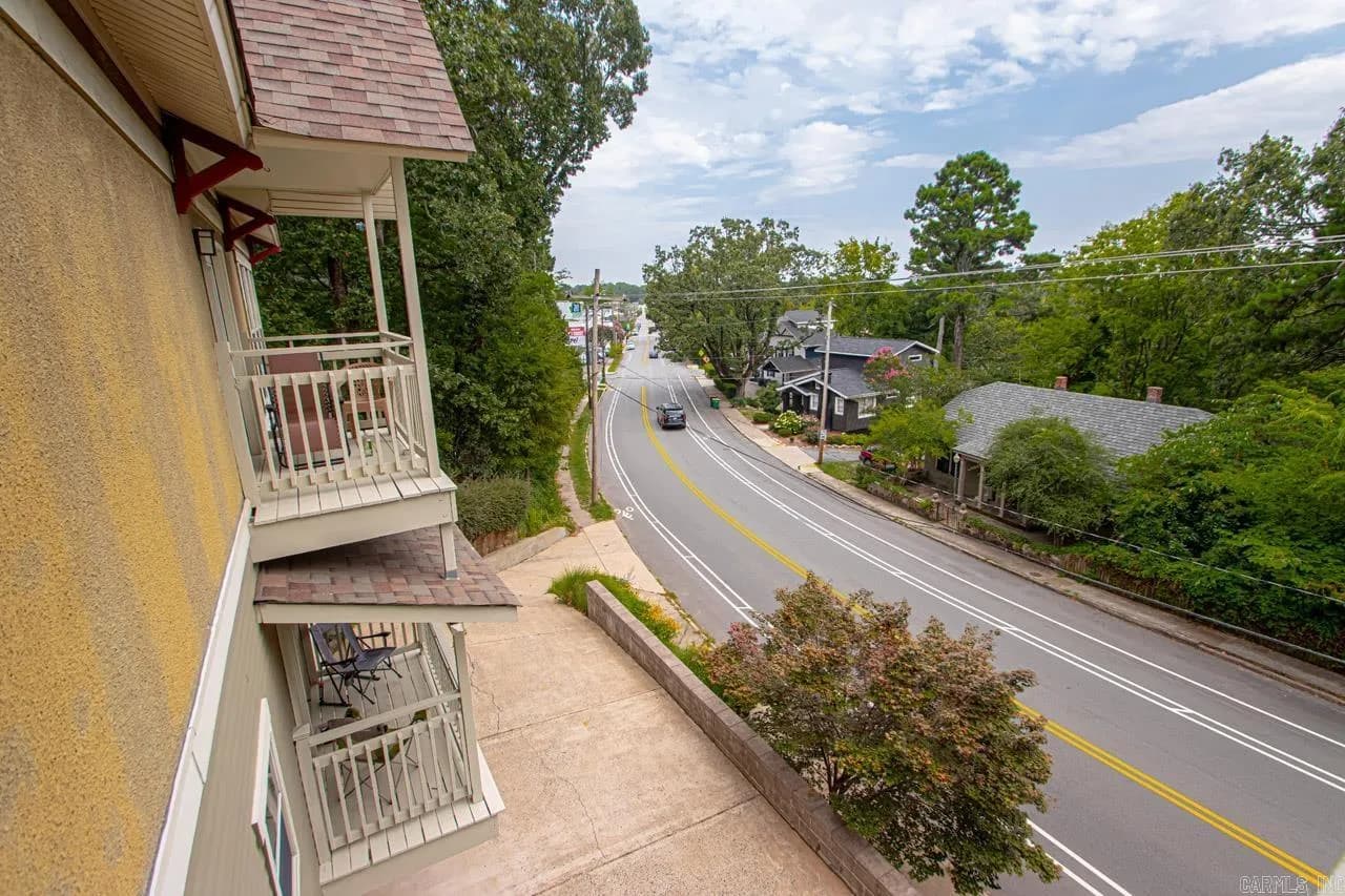Property at 3124  Kavanaugh blvd, A - Image 34