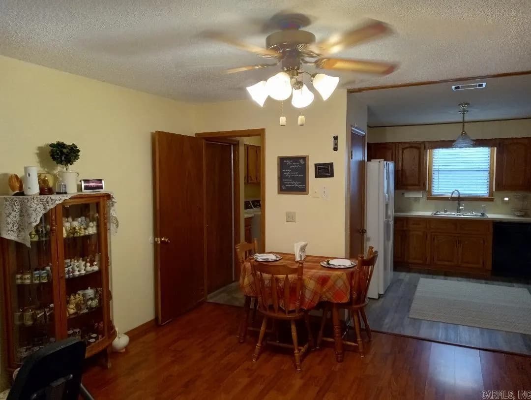 Property at 2804  Jerry lee - Image 31
