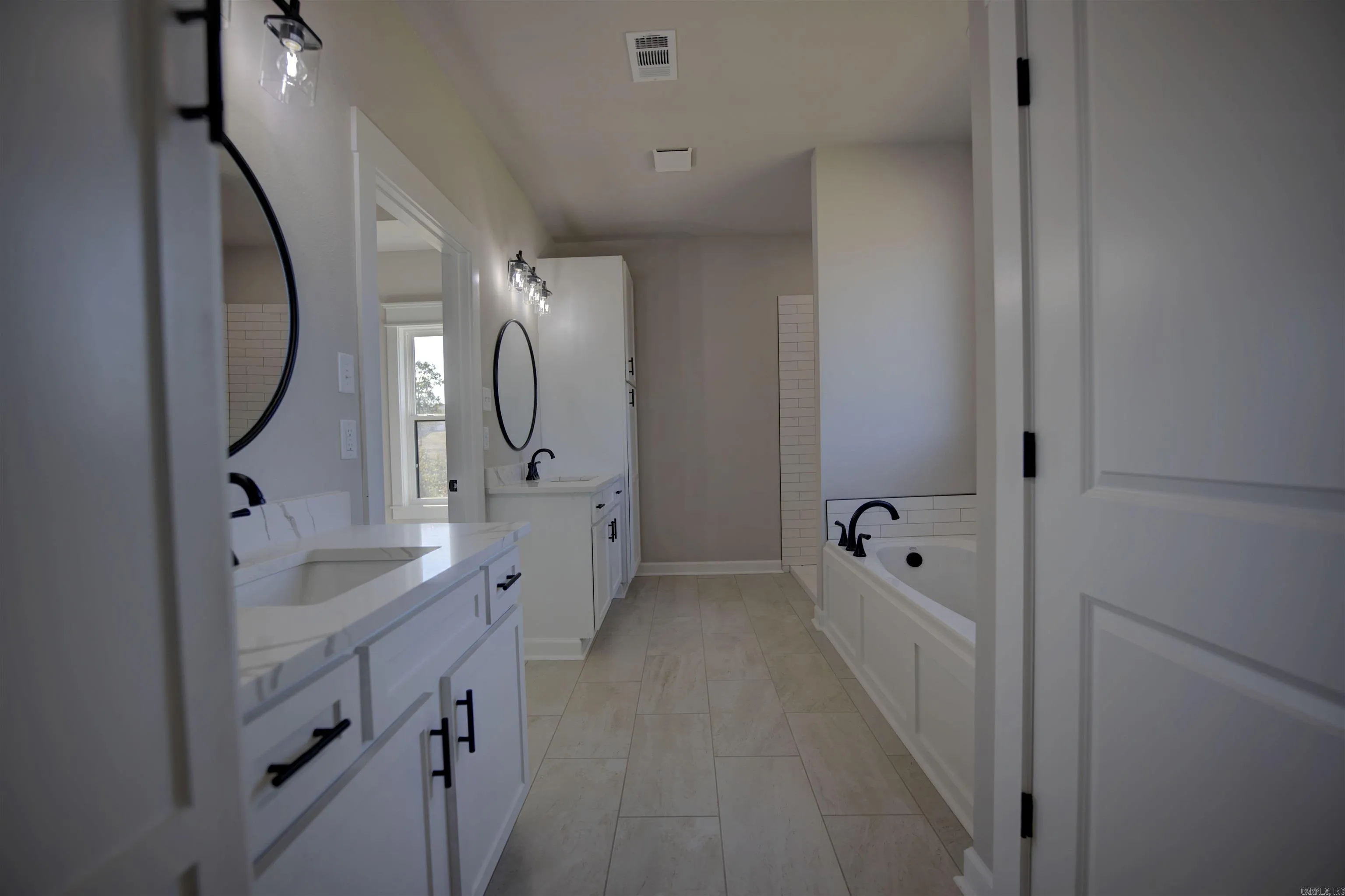Property at 9073  Creekview - Image 36