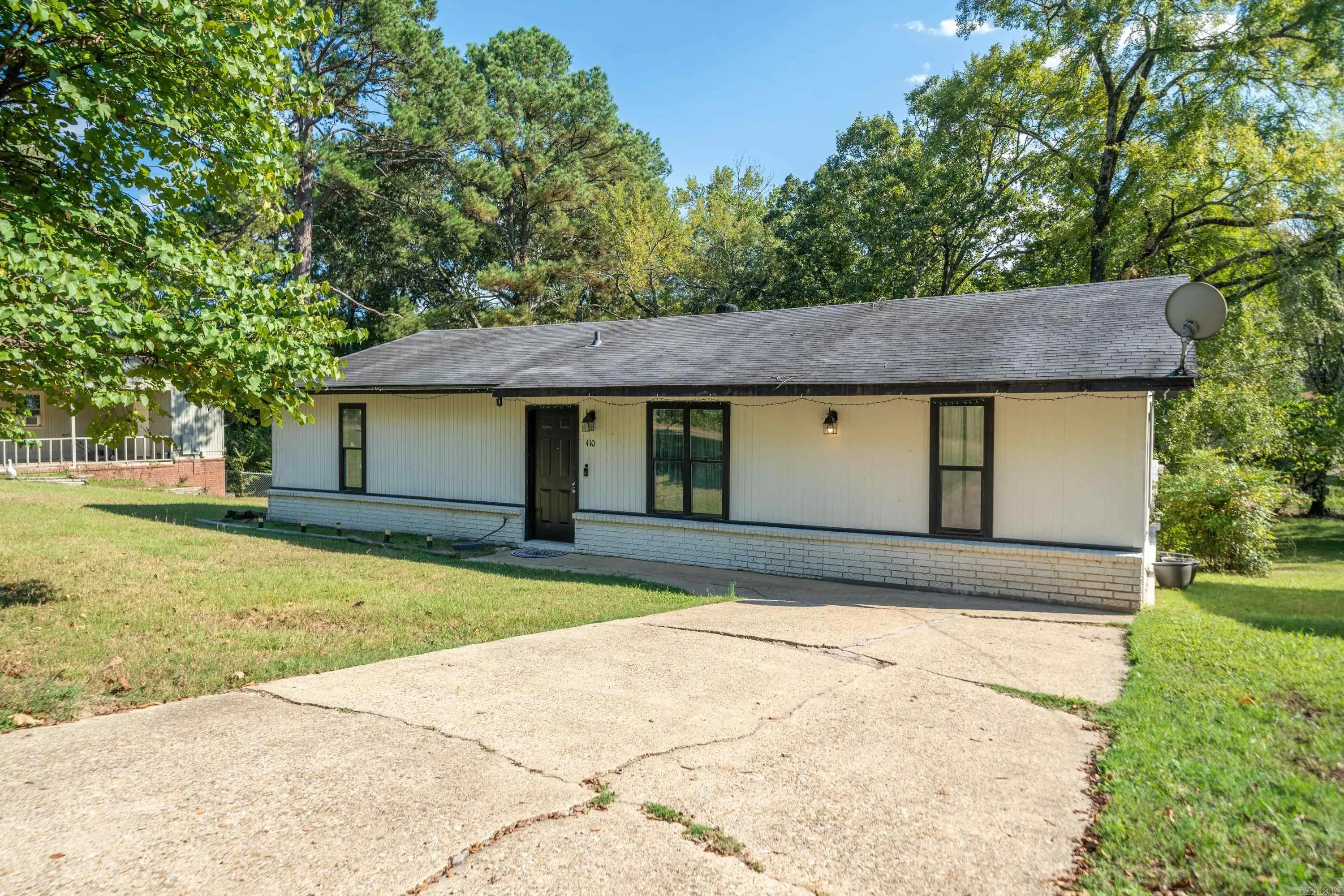Property at 410  Cantrell - Image 2