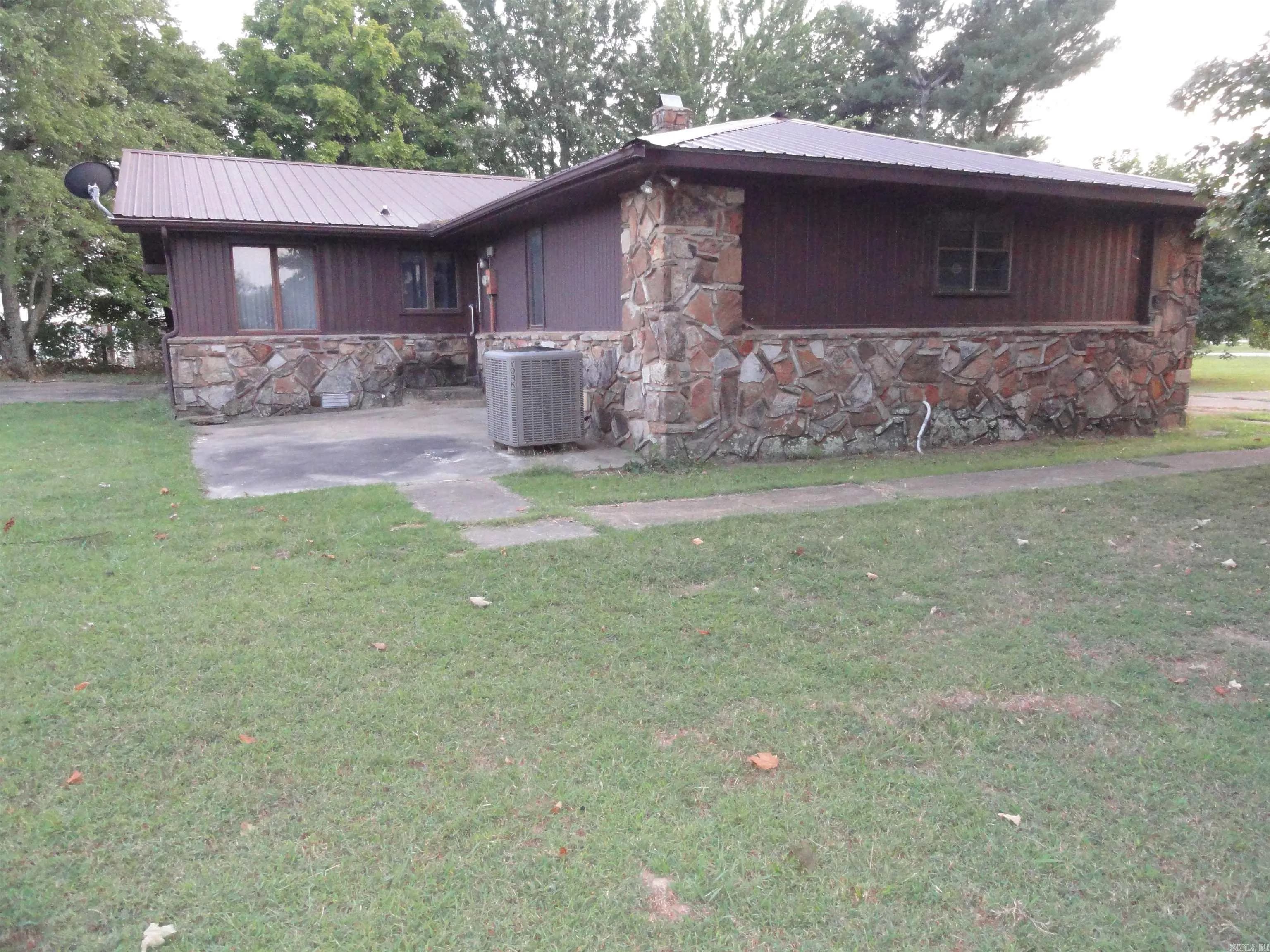 Property at 202  Westwood - Image 11