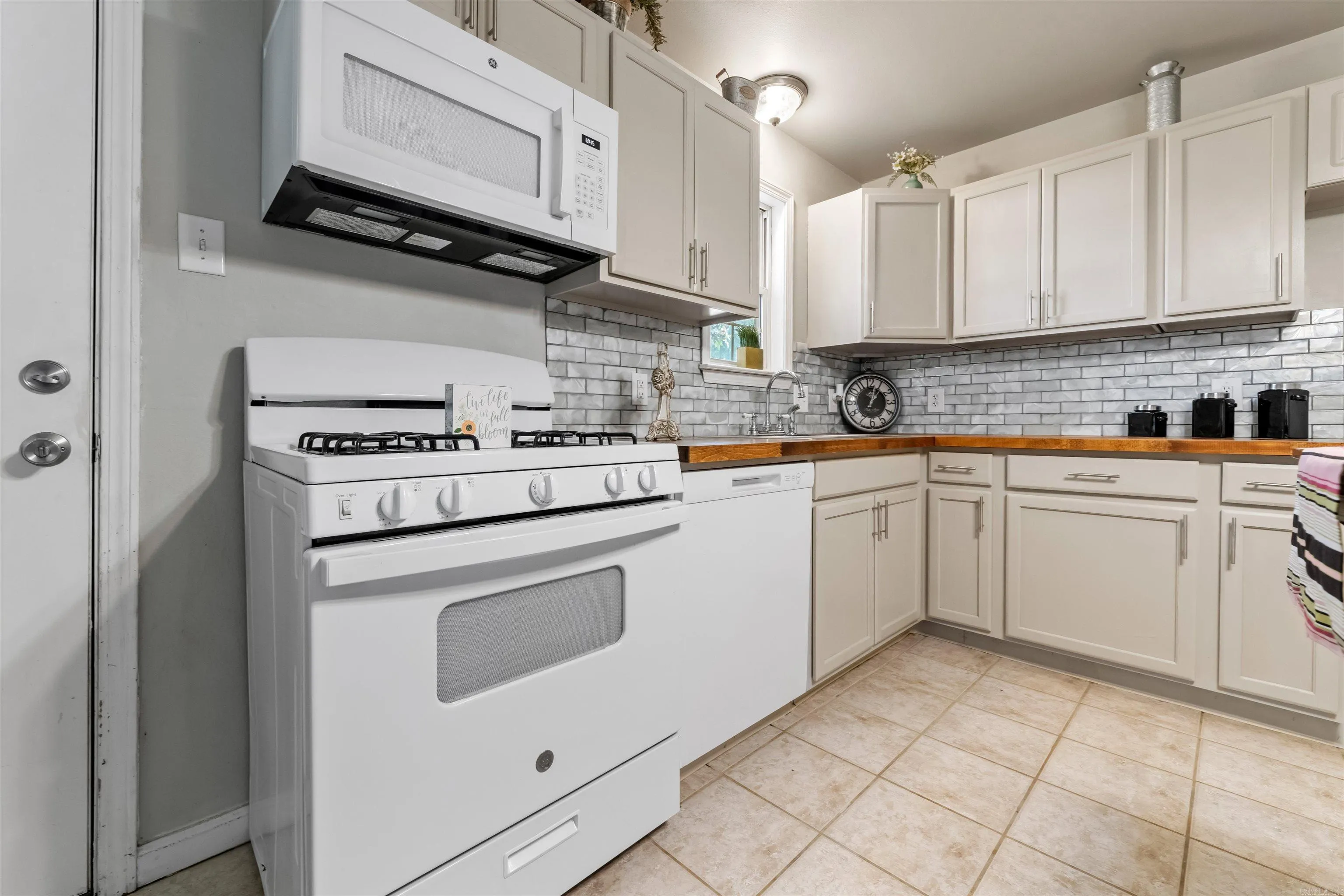 Property at 1504  Haley - Image 10