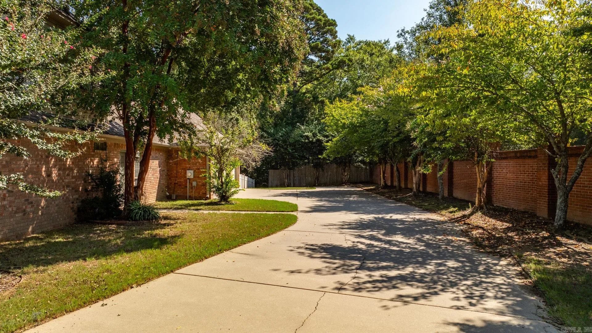 Property at 460  Wellesley - Image 4