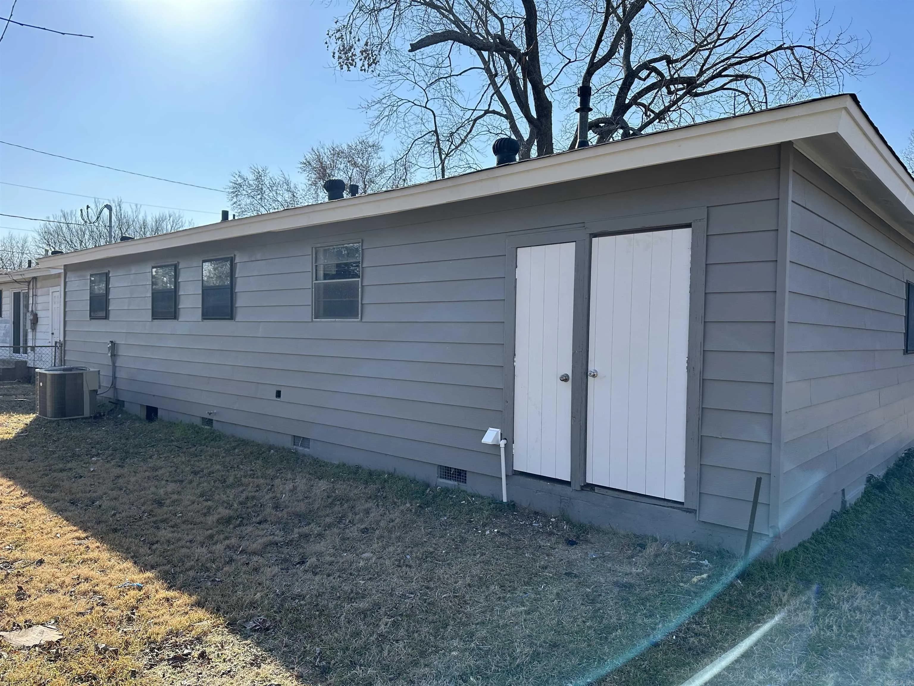 Property at 2901  Bermuda - Image 17