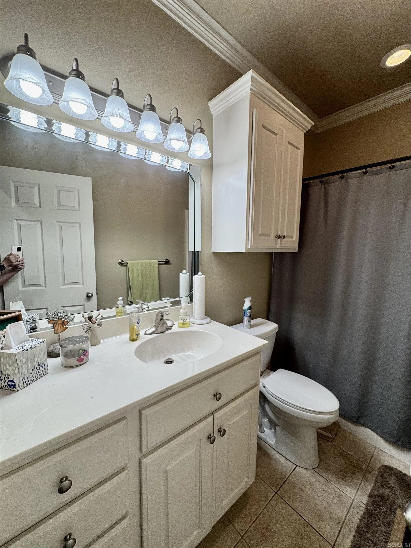 Property at 3070  Robert ott - Image 9