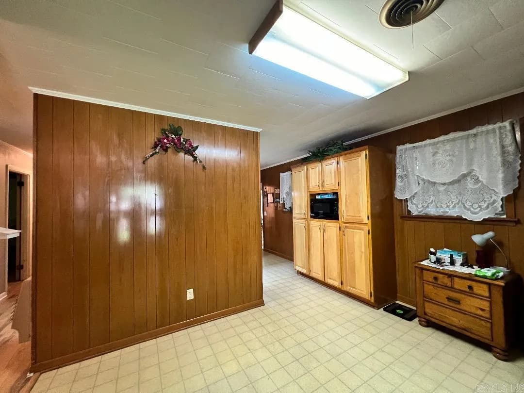Property at 202  Fish - Image 17