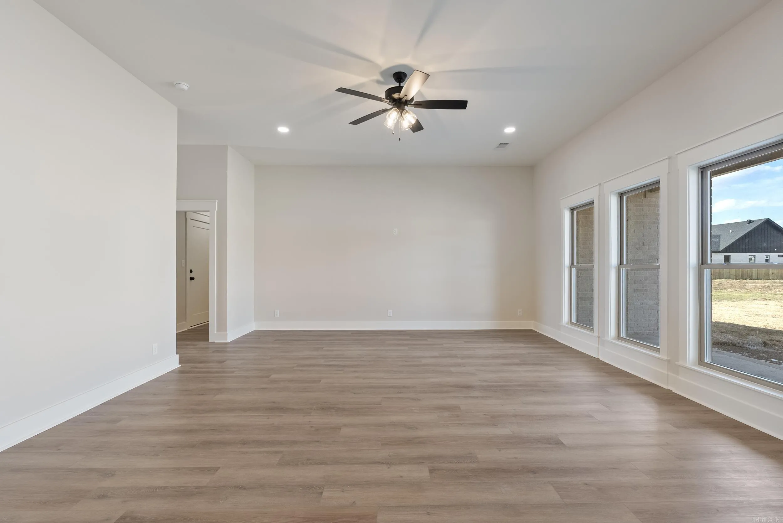 Property at 25  Dandelion - Image 16