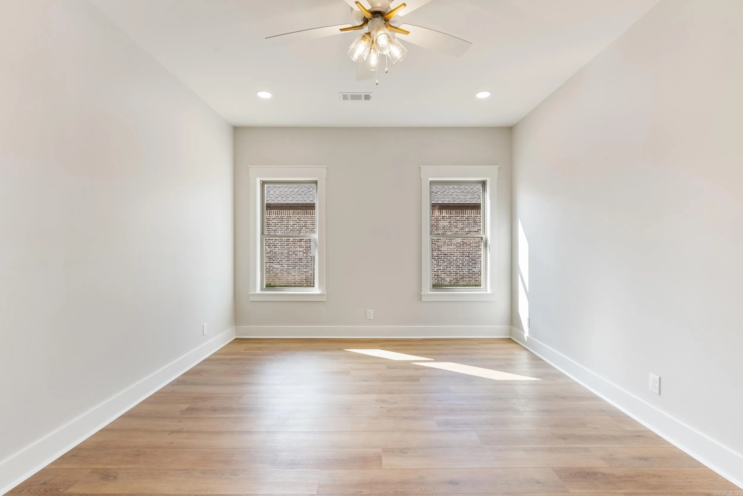 Property at 25  Dandelion - Image 21