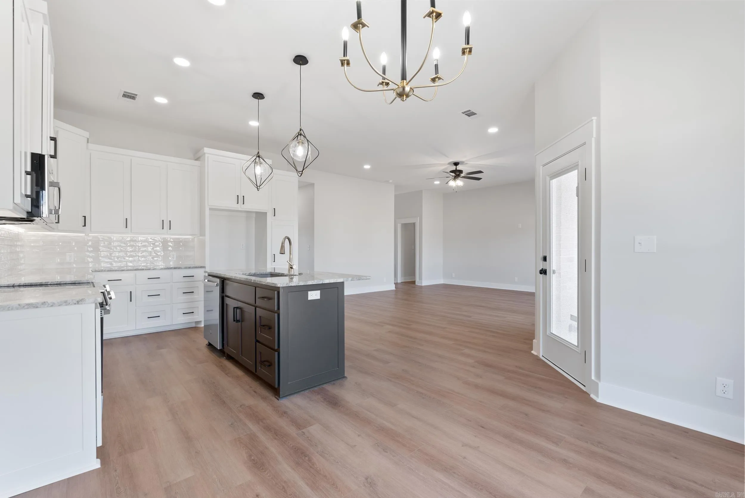 Property at 25  Dandelion - Image 12
