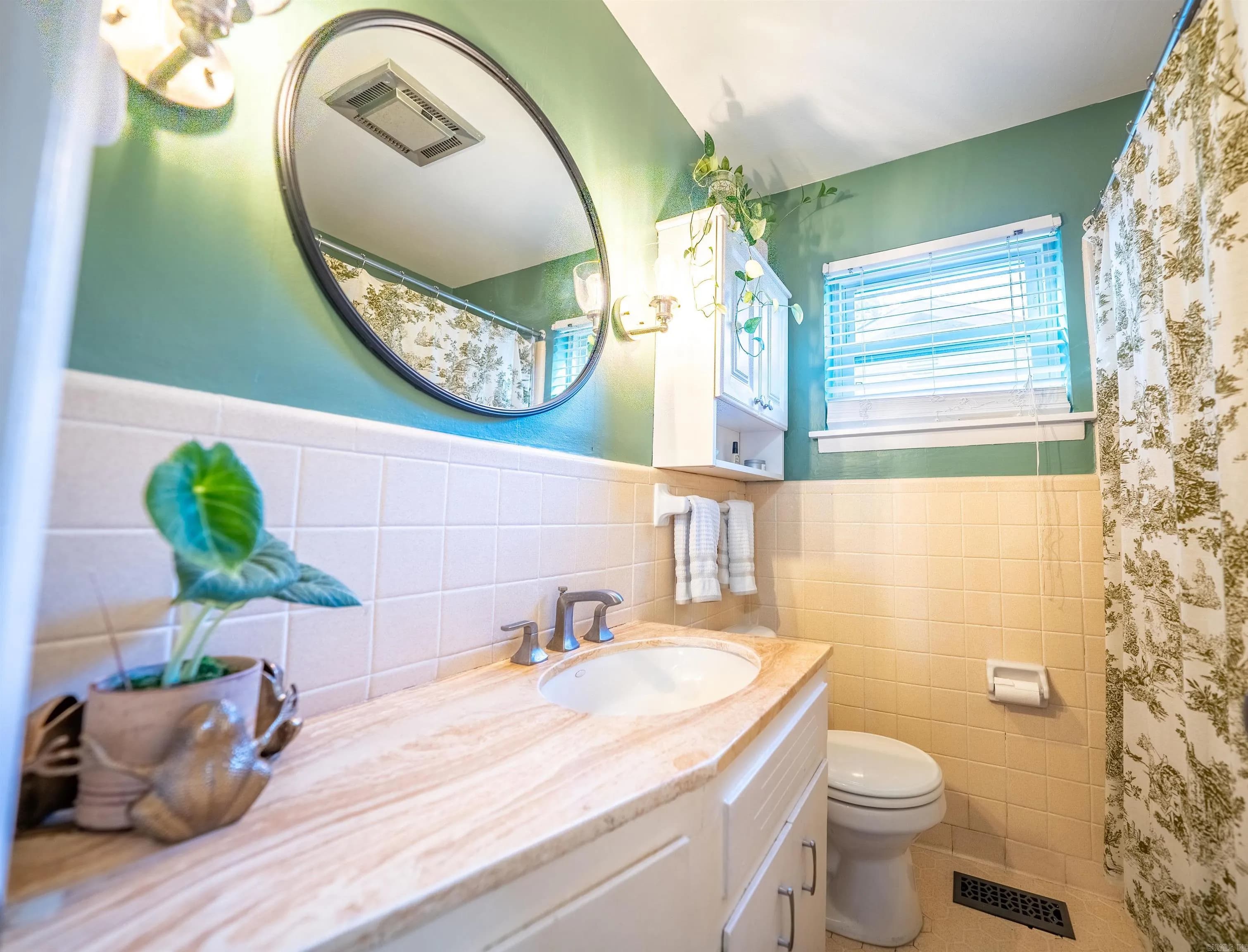 Property at 1305  Biscayne - Image 11