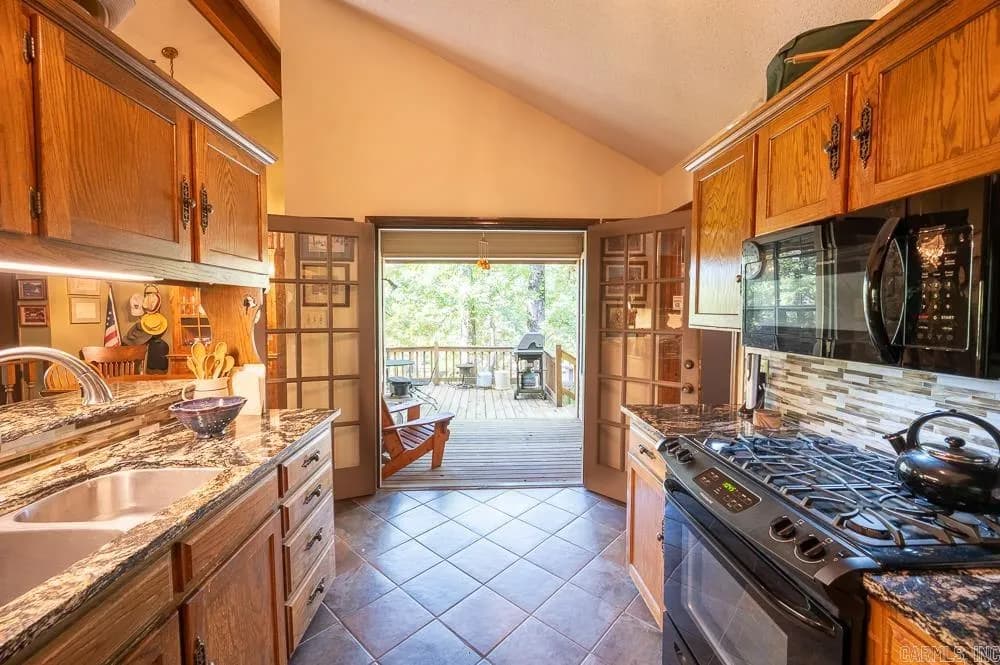Property at 2  Woodlore - Image 13