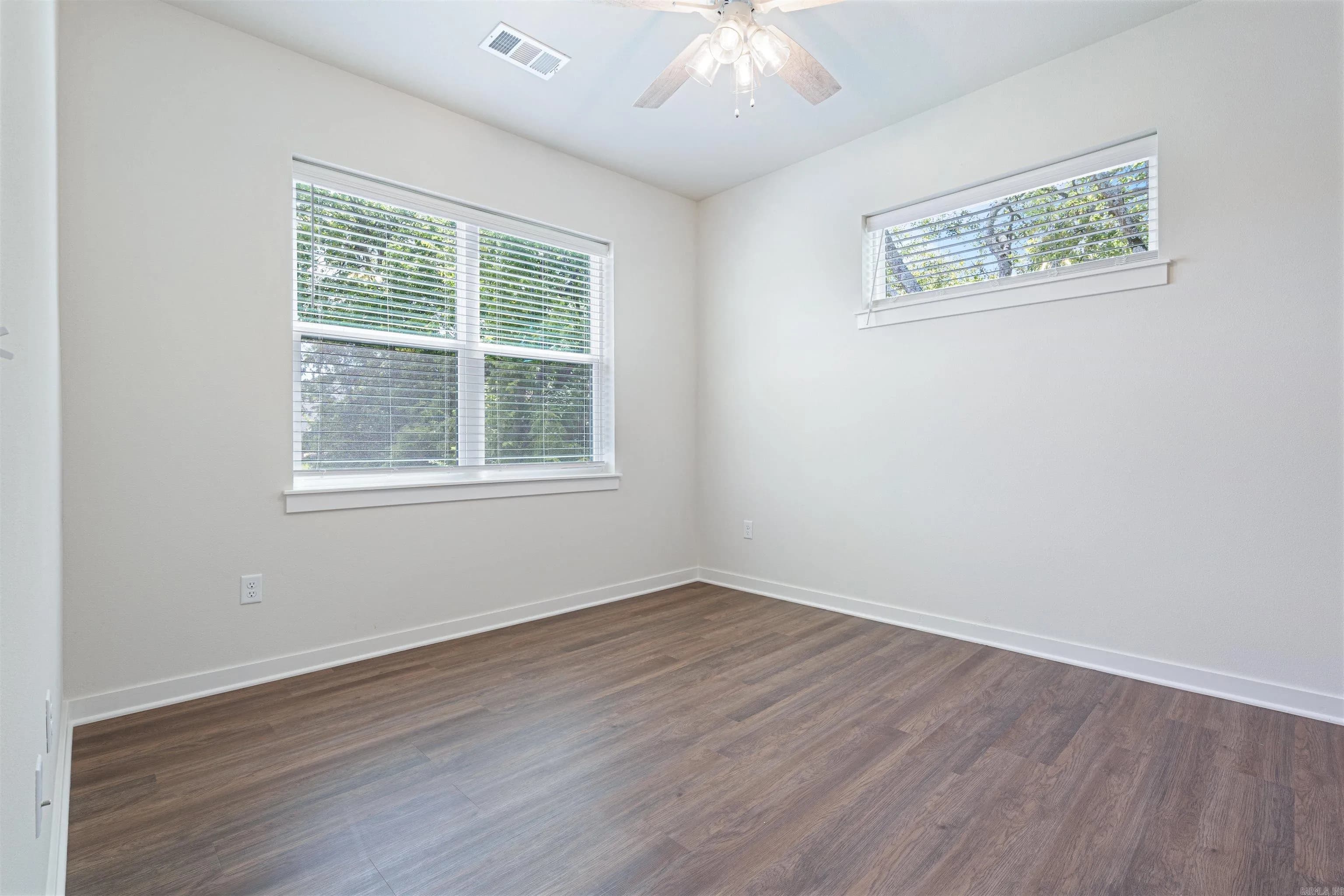 Property at 606 N Whitham - Image 30