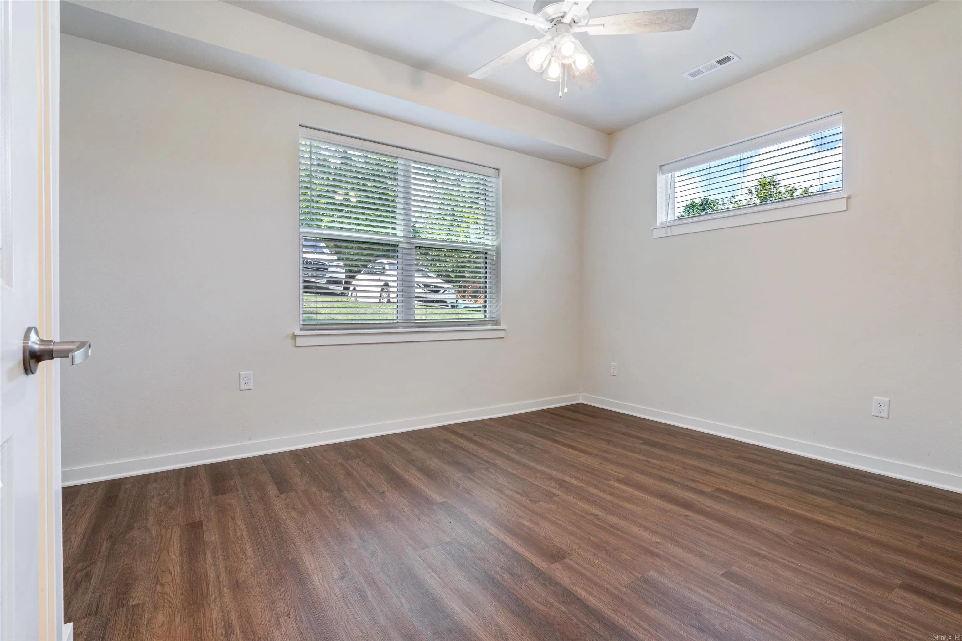 Property at 606 N Whitham - Image 22