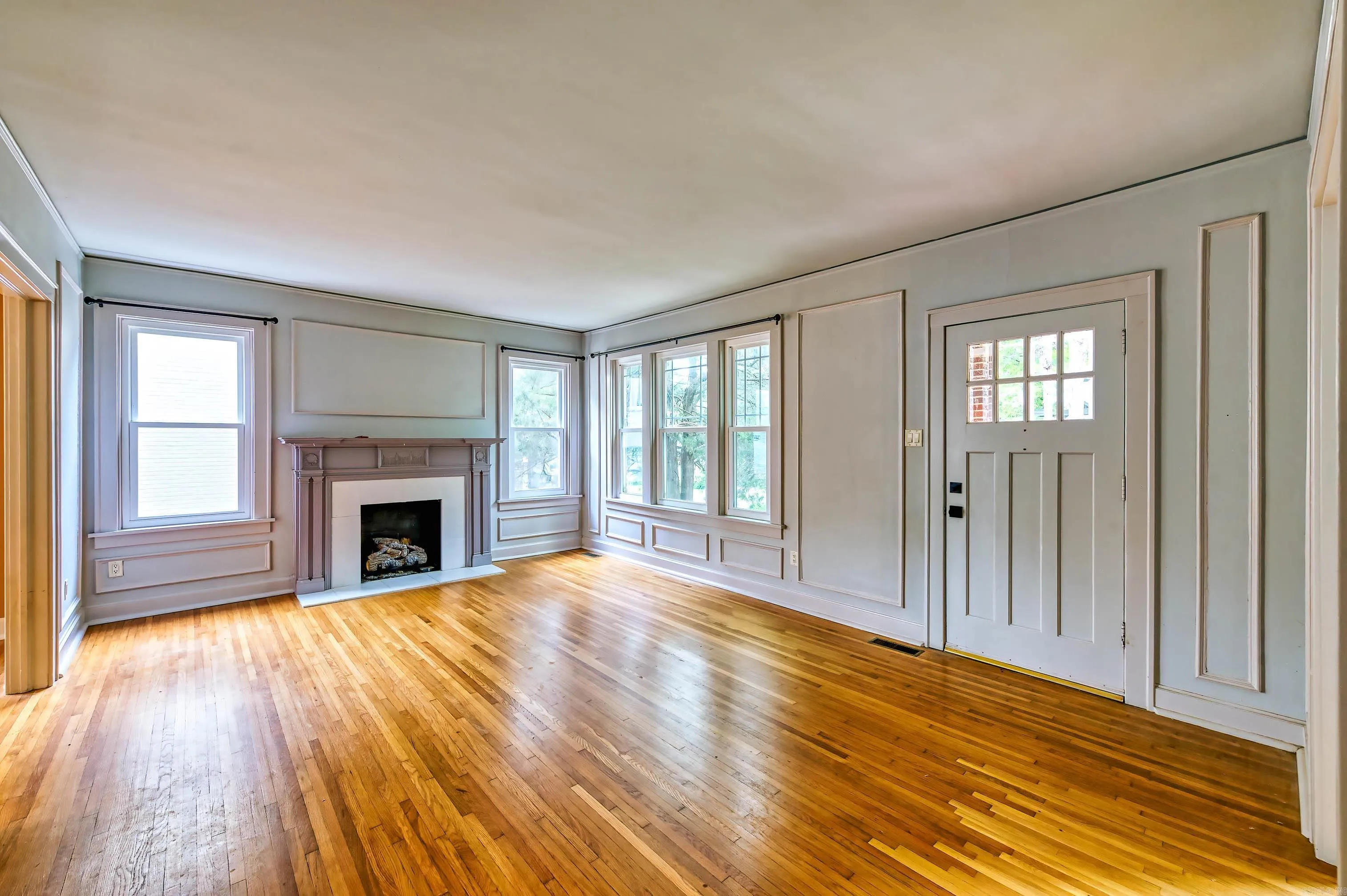 Property at 111  Crystal court - Image 7