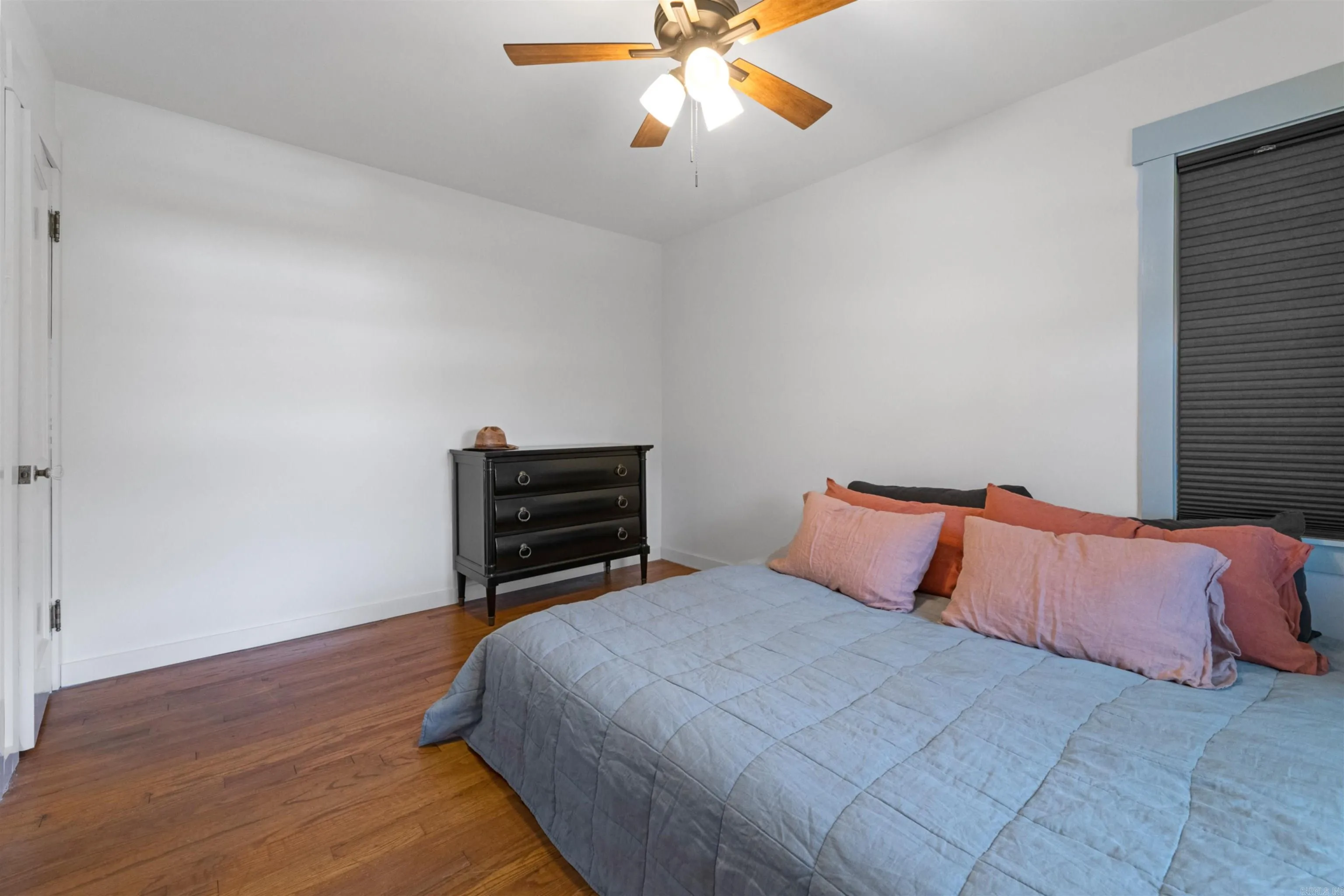 Property at 305 E Scenic - Image 17