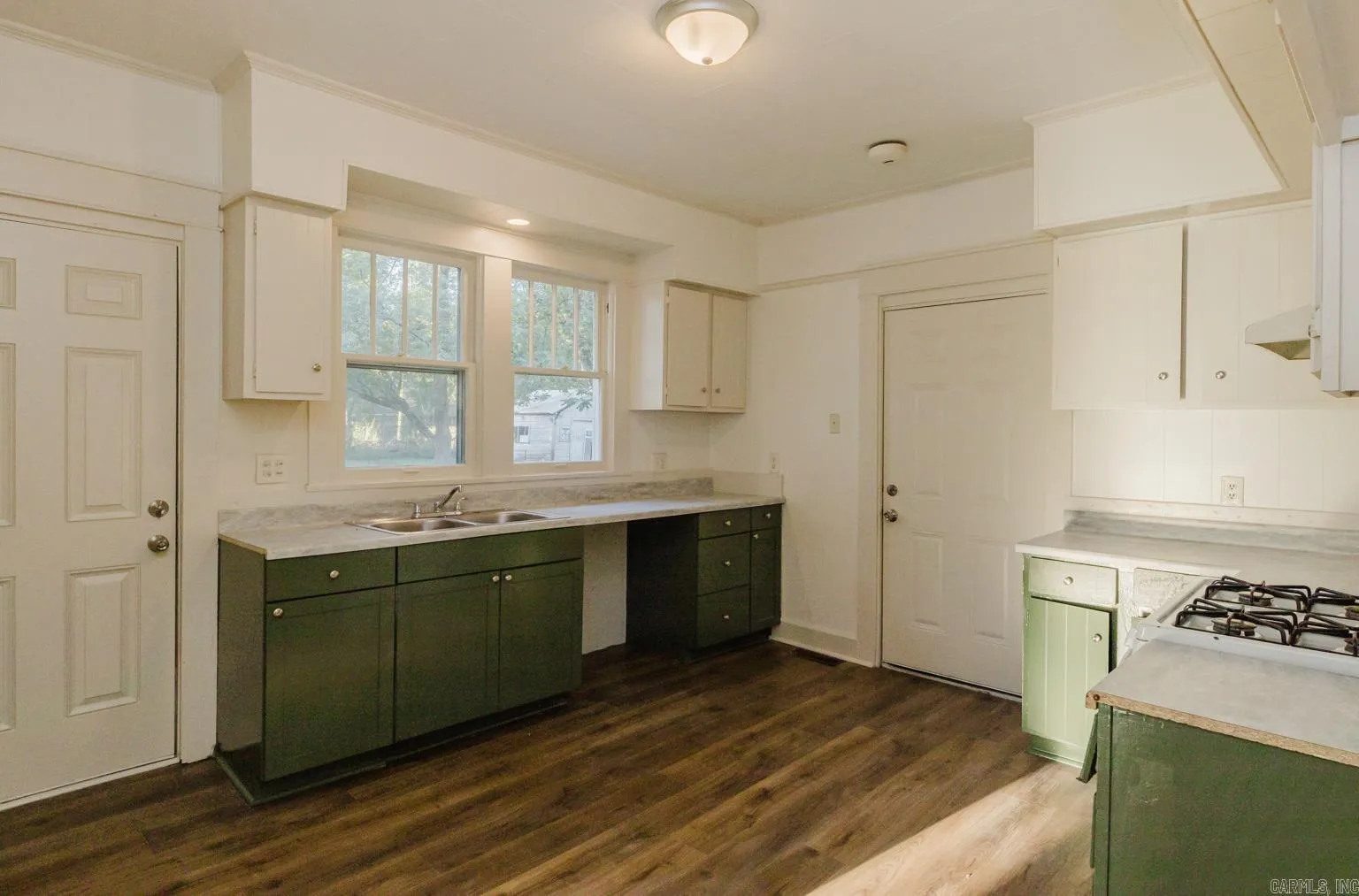 Property at 512  Anna - Image 15