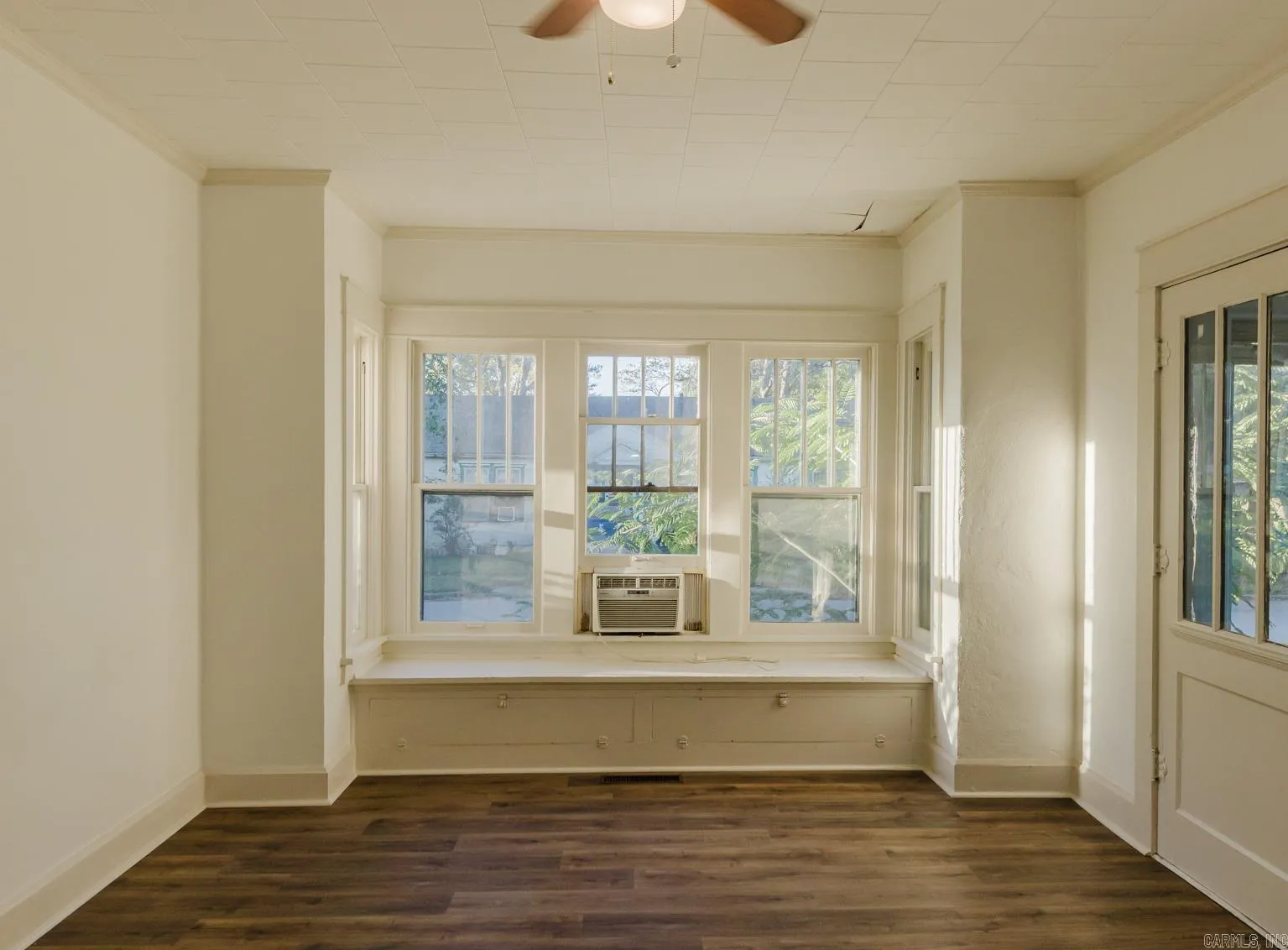 Property at 512  Anna - Image 13