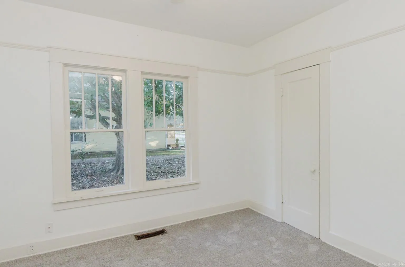 Property at 512  Anna - Image 27