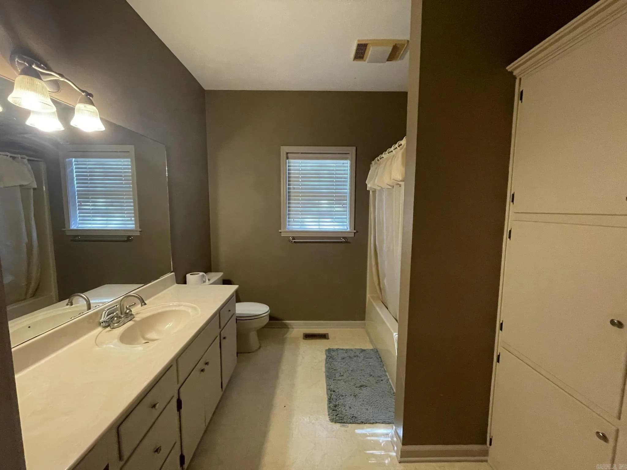 Property at 611  Live oak drive - Image 22