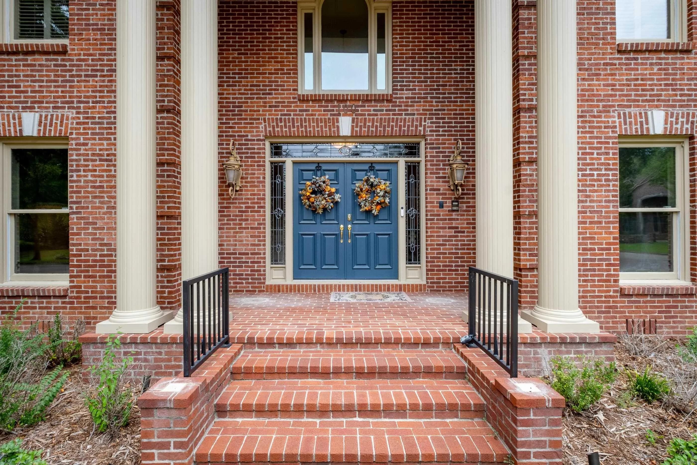 Property at 100  Hickory creek - Image 3