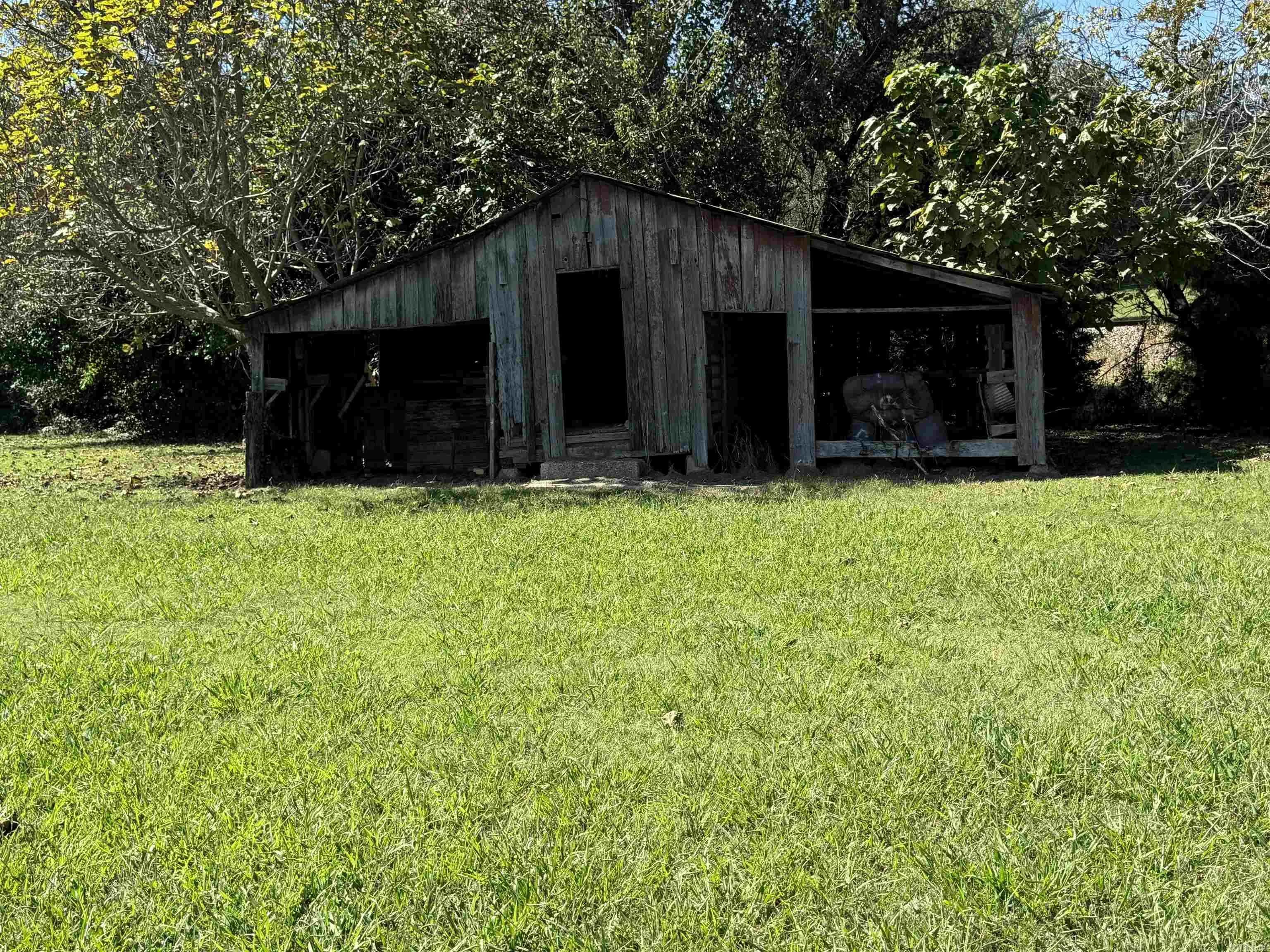 Property at 717 S Terminal - Image 4