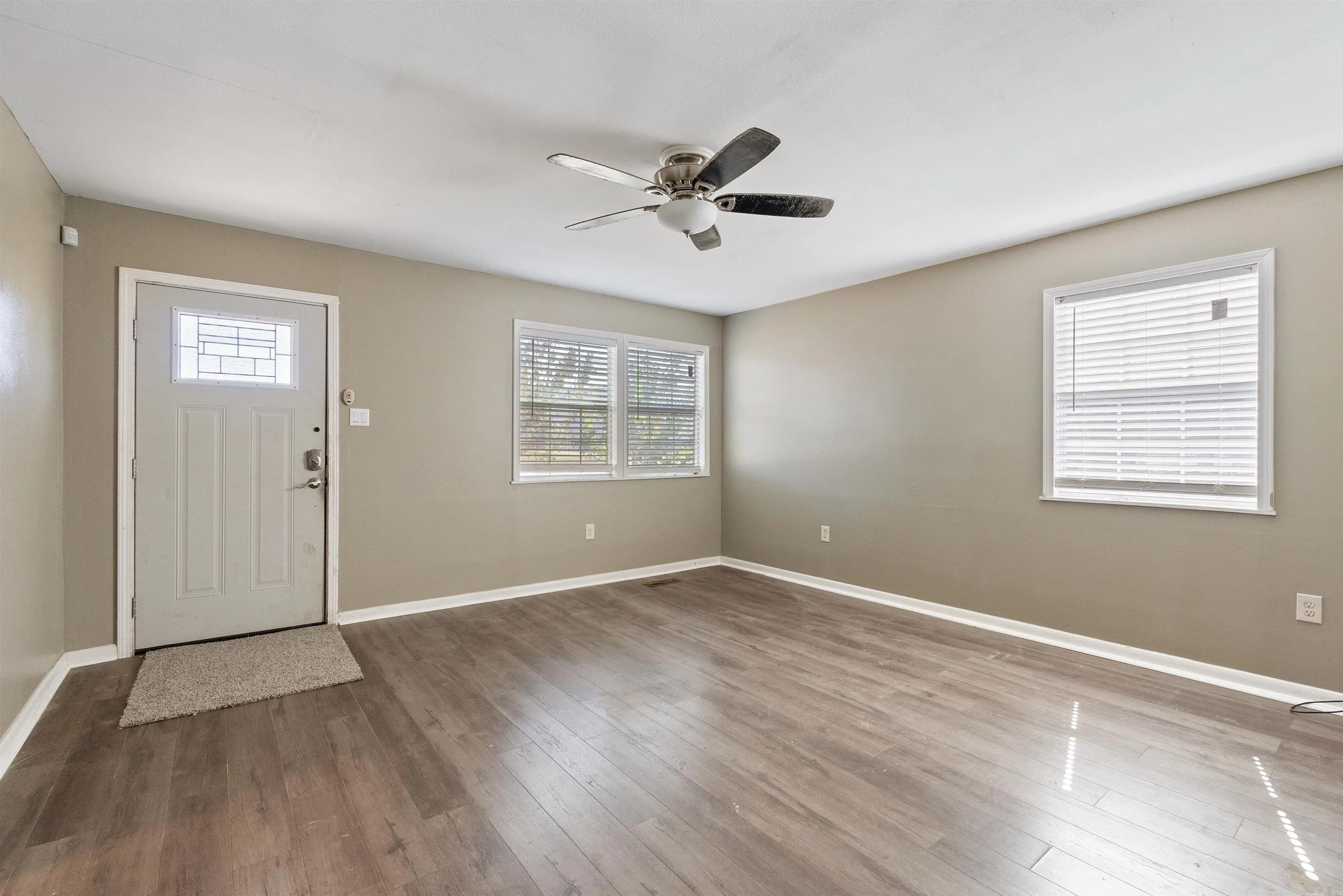 Property at 3809  Crutcher - Image 6