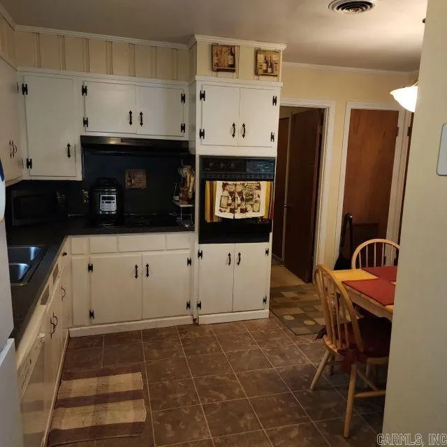 Property at 23  Southwood - Image 12