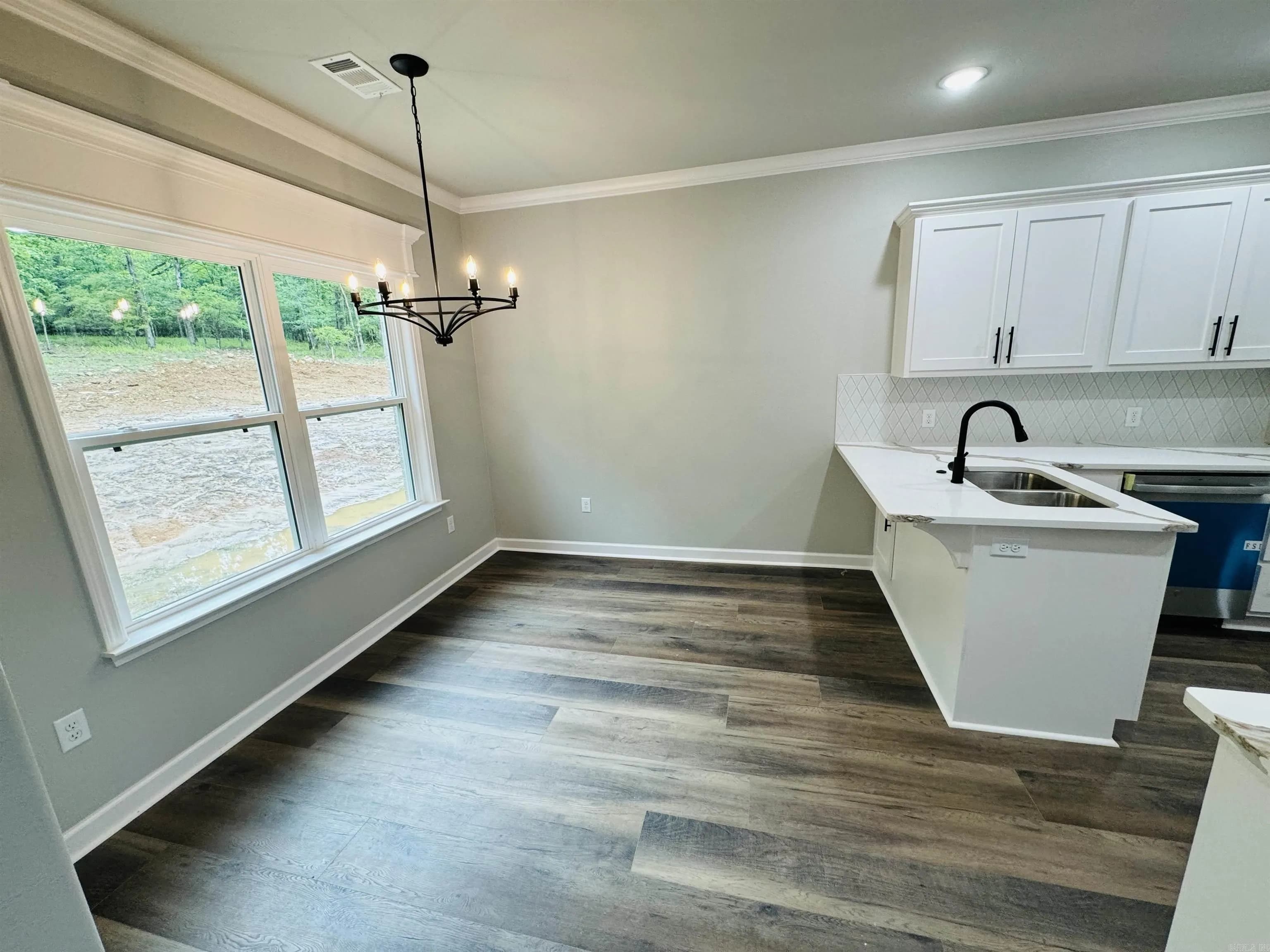 Property at 501  Forest glen - Image 8