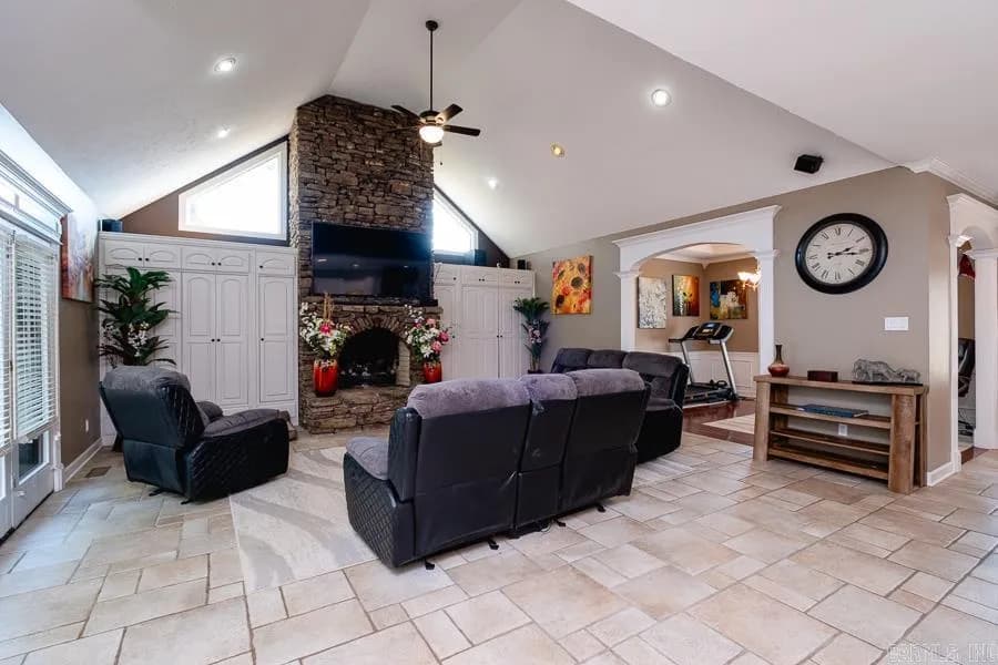 Property at 110  Southshore drive - Image 18