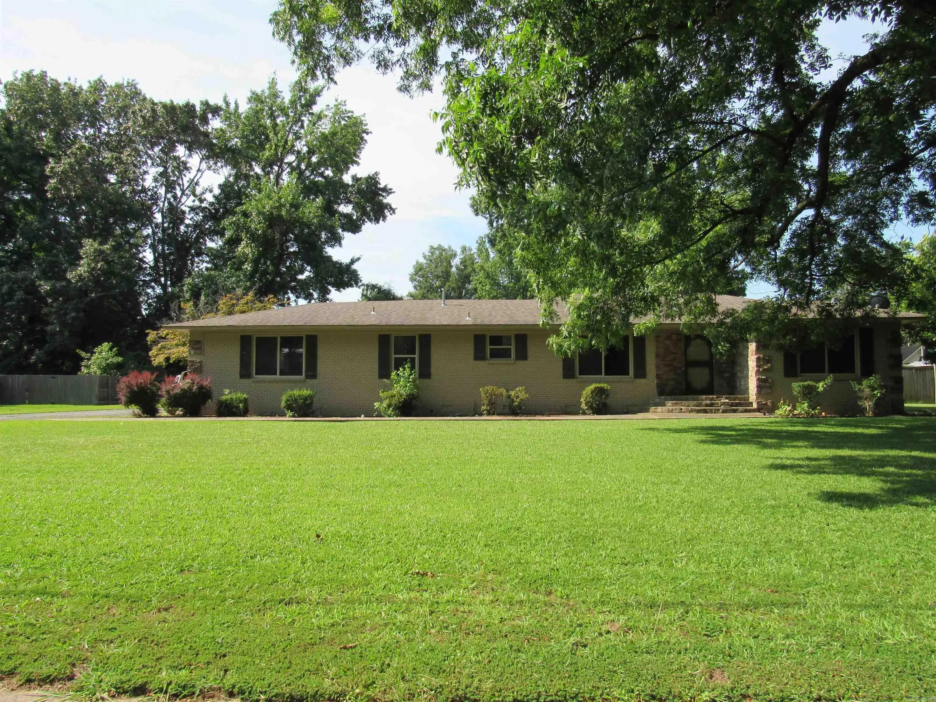 Property at 201 W Palm - Image 1