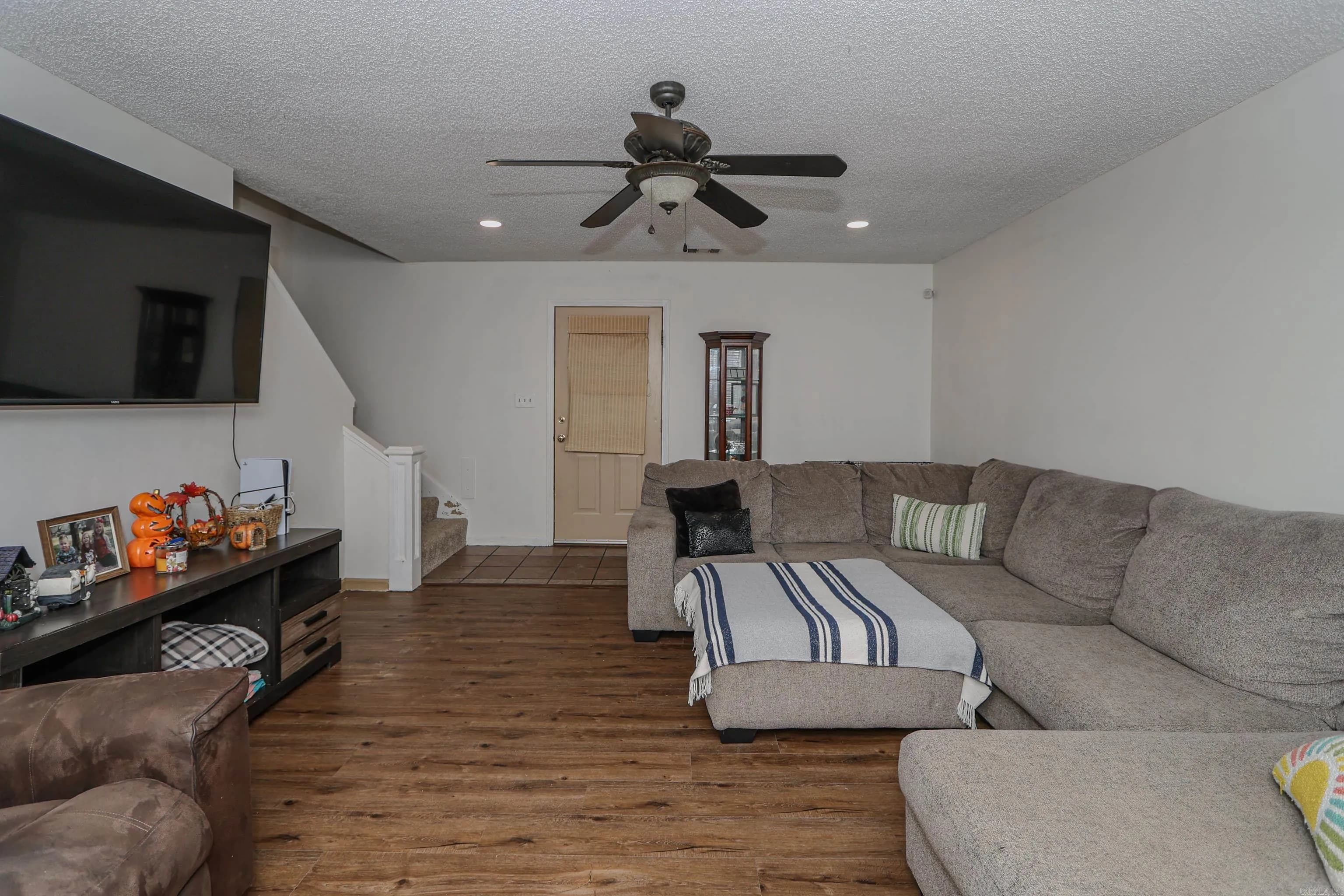 Property at 1406  Golf course - Image 6