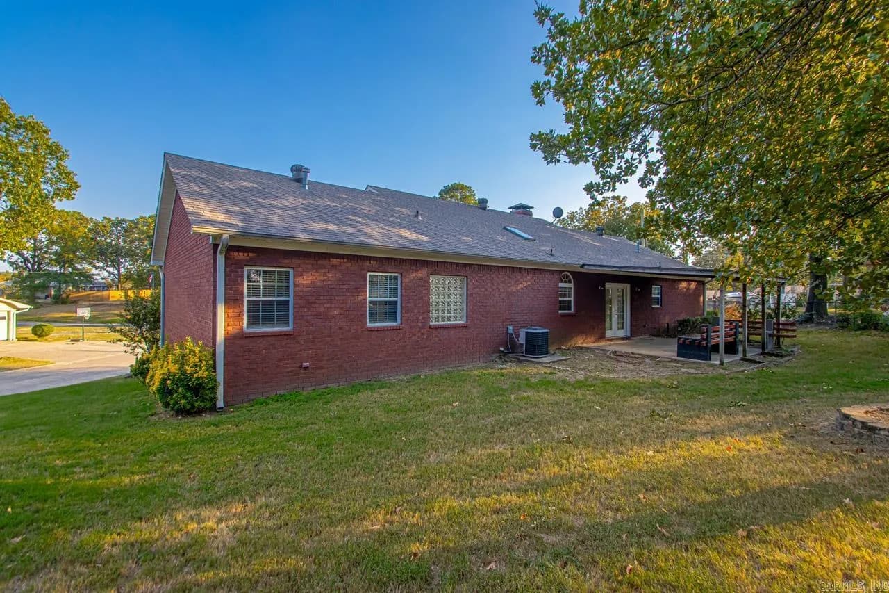 Property at 5301 N Cedar - Image 39
