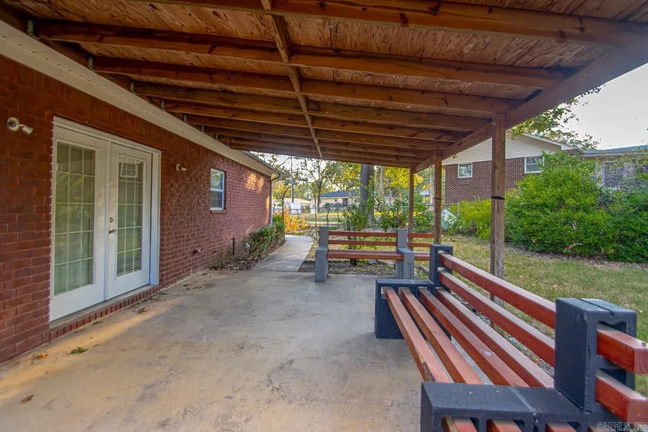 Property at 5301 N Cedar - Image 35