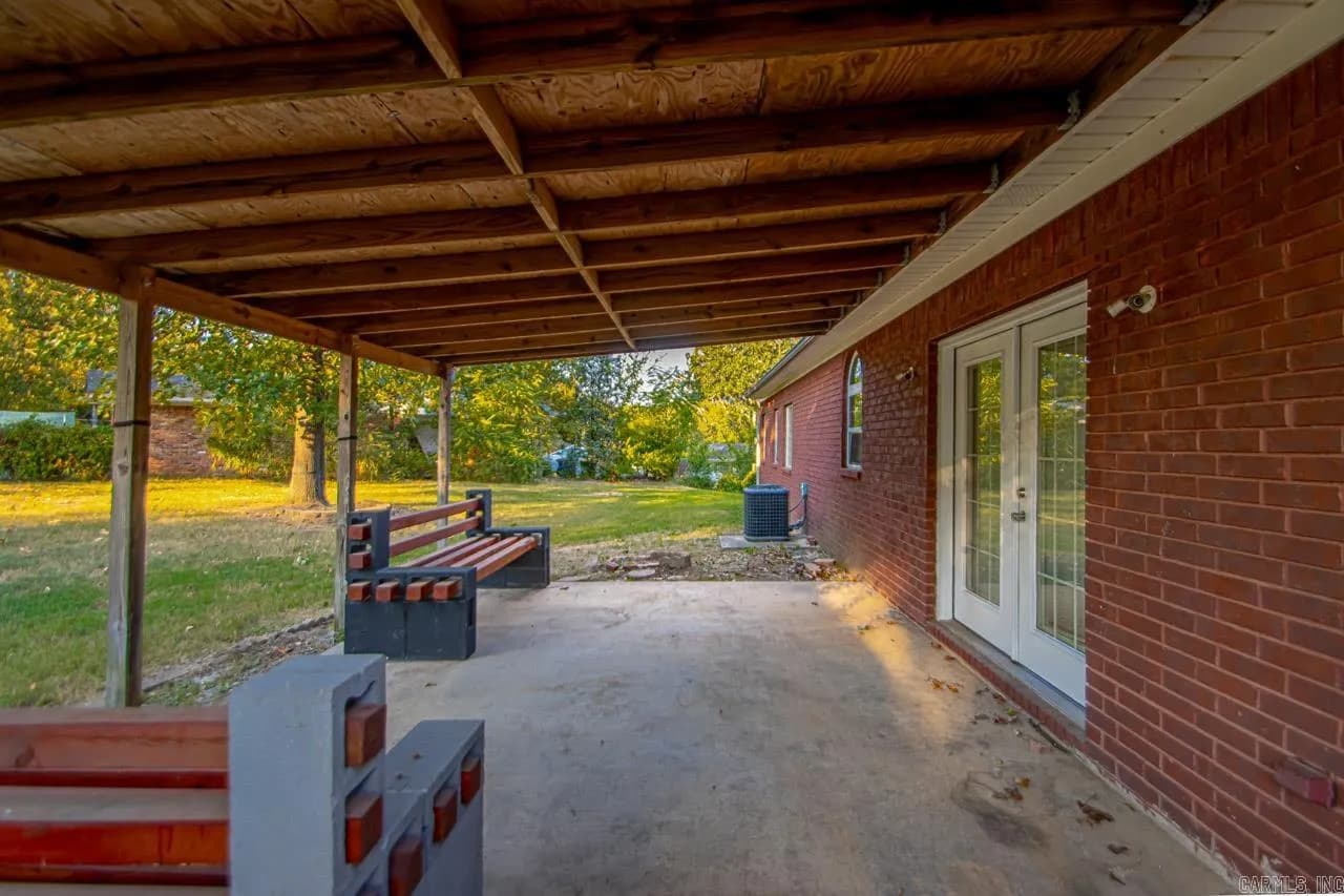 Property at 5301 N Cedar - Image 34