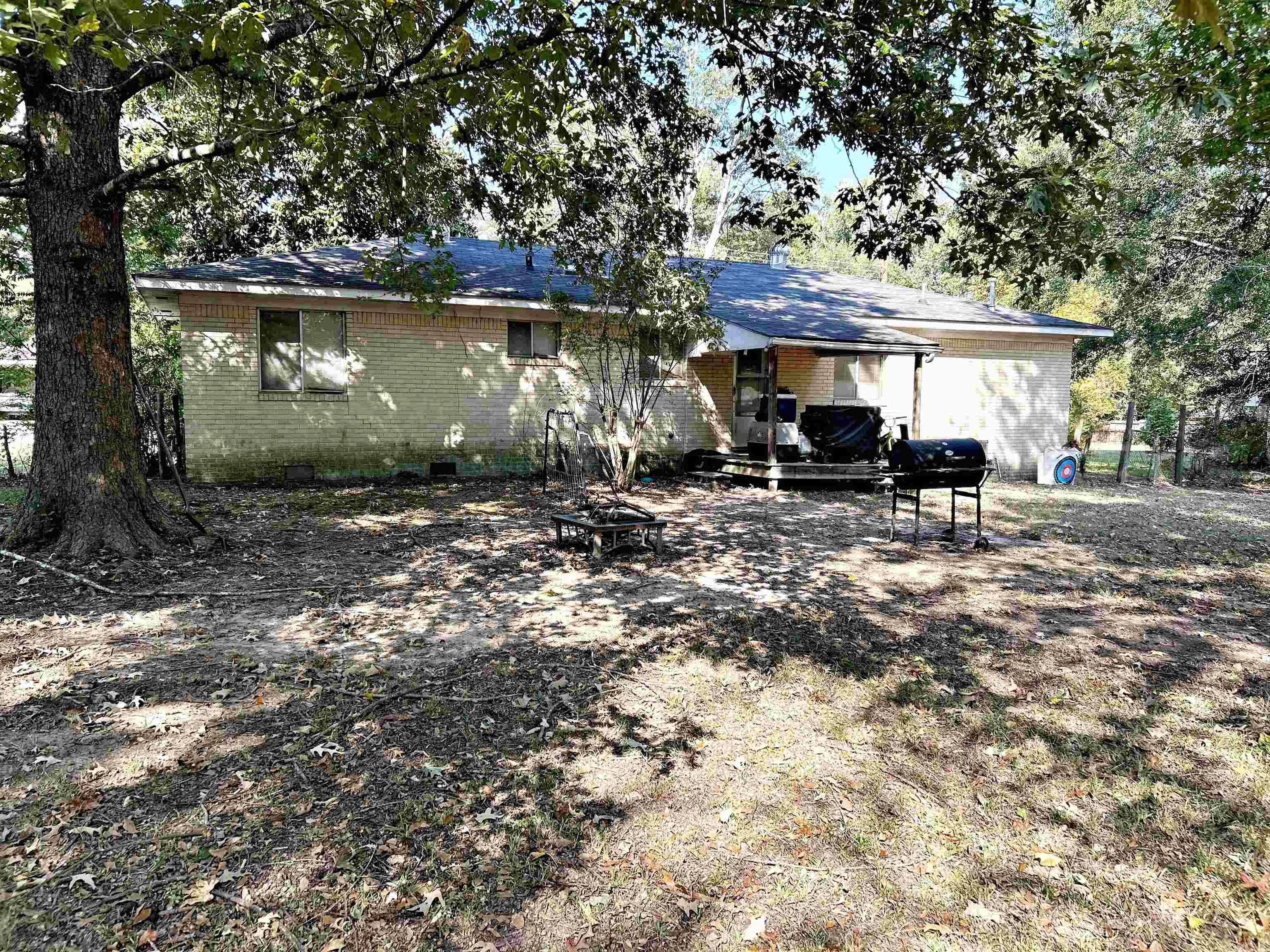 Property at 2709  Center - Image 5