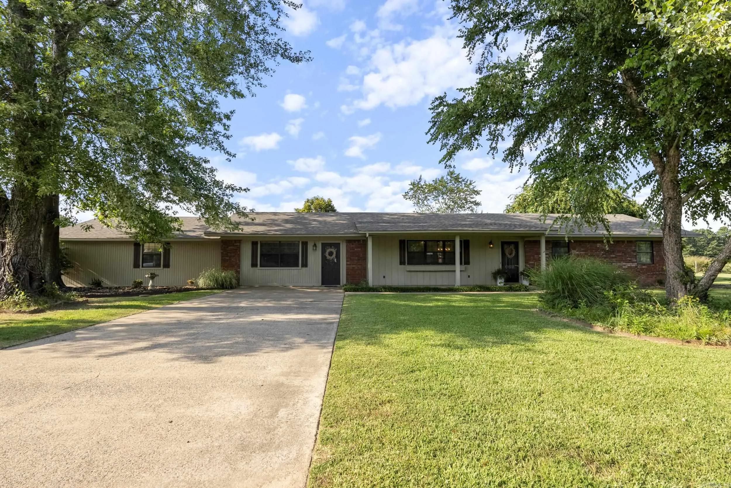 Property at 26  Weaver street - Image 2