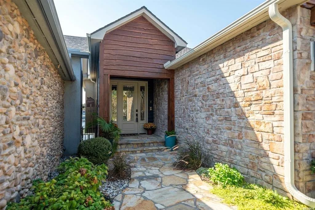 Property at 351  Paradise - Image 5