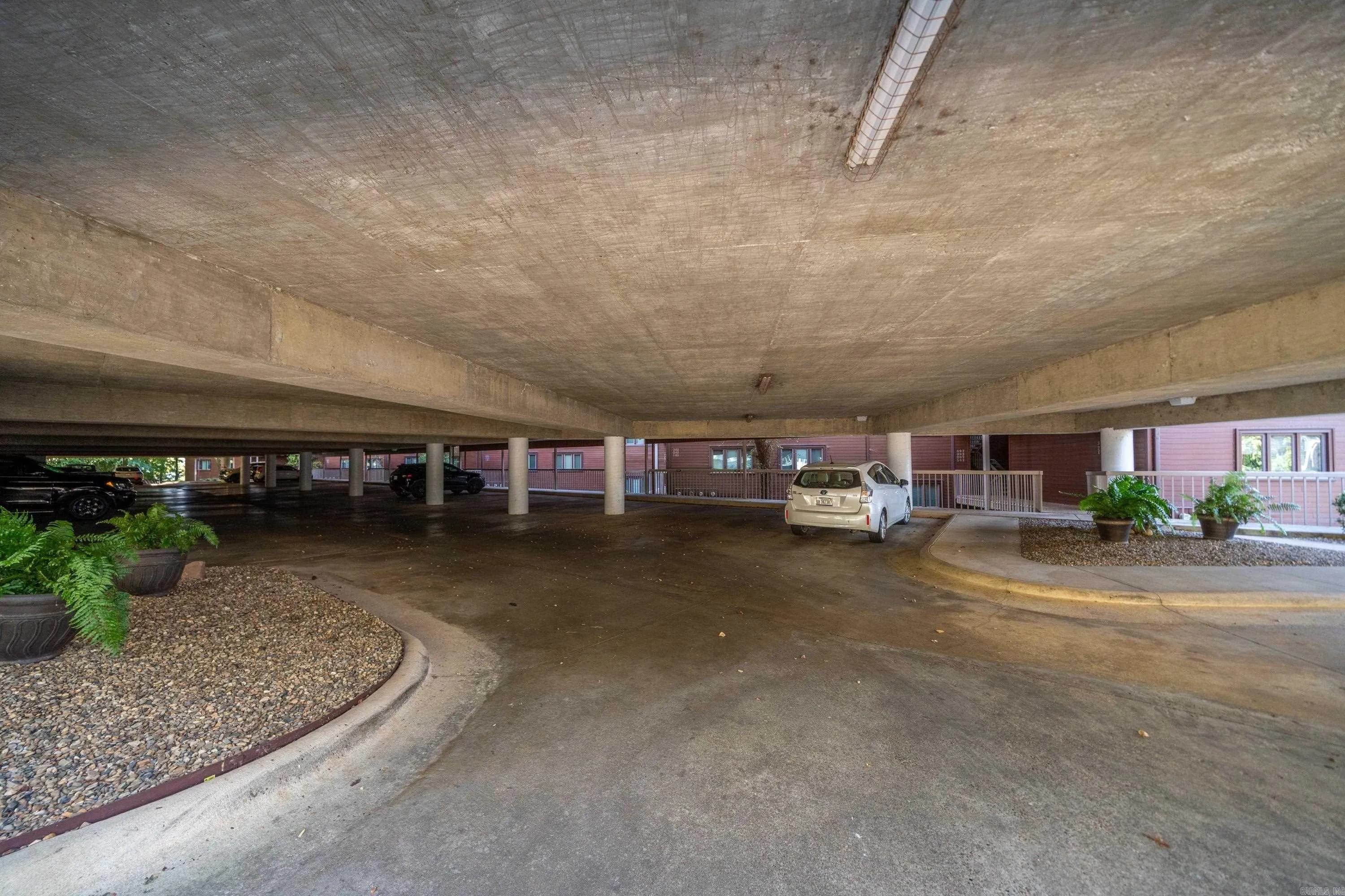 Property at 142  Lake hamilton, 102 - Image 33