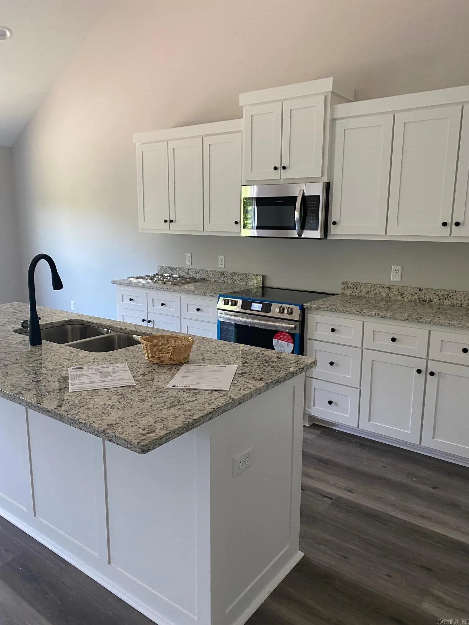Property at 518  Crepe myrtle lp - Image 6