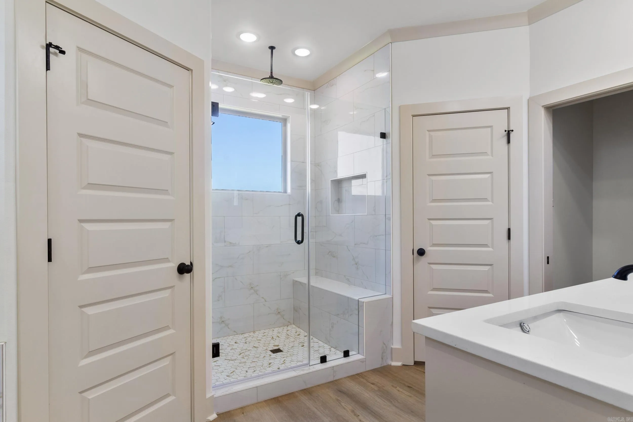 Property at 2327  Lakewood - Image 31