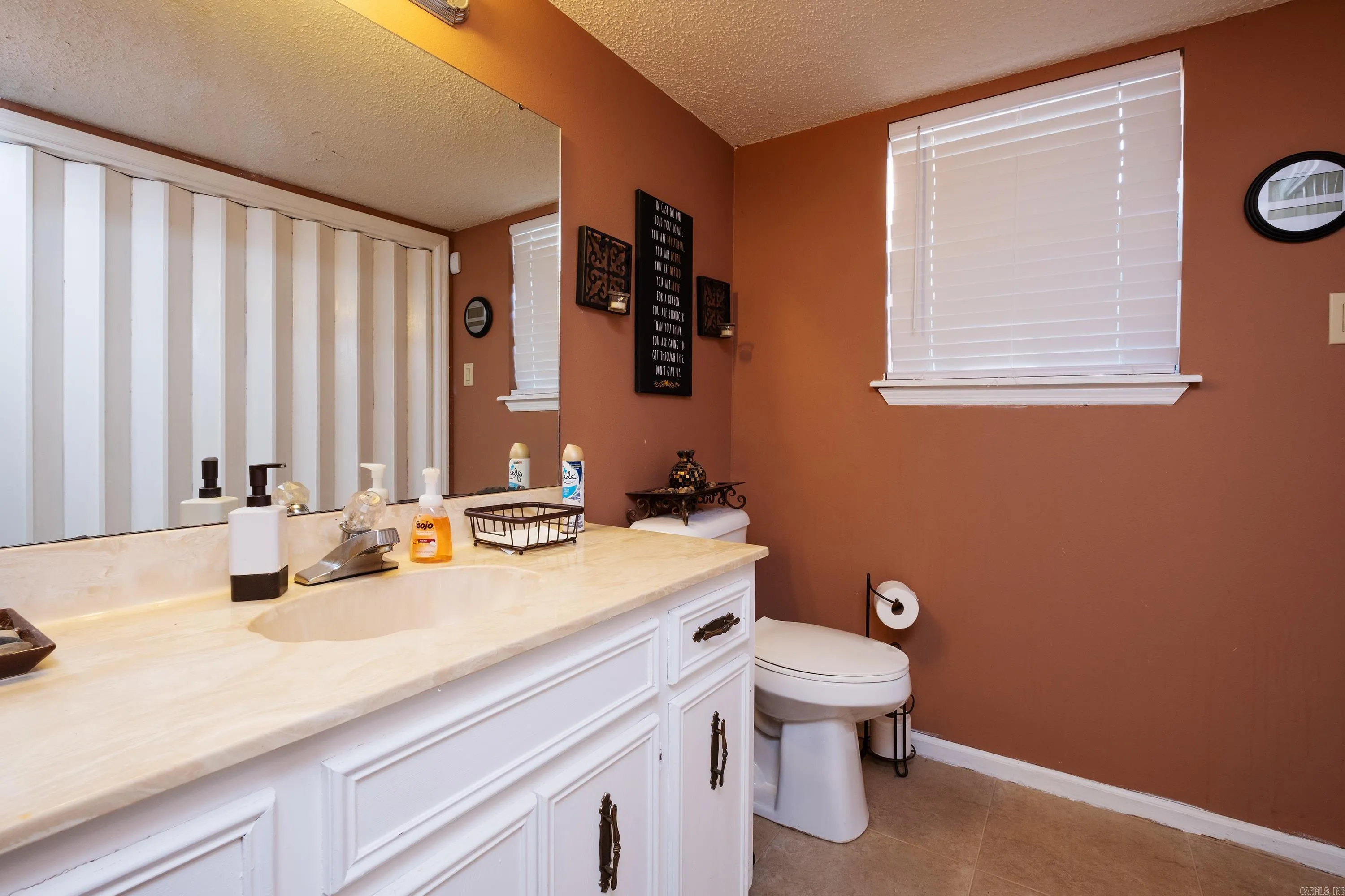 Property at 700 N Shackleford - Image 33