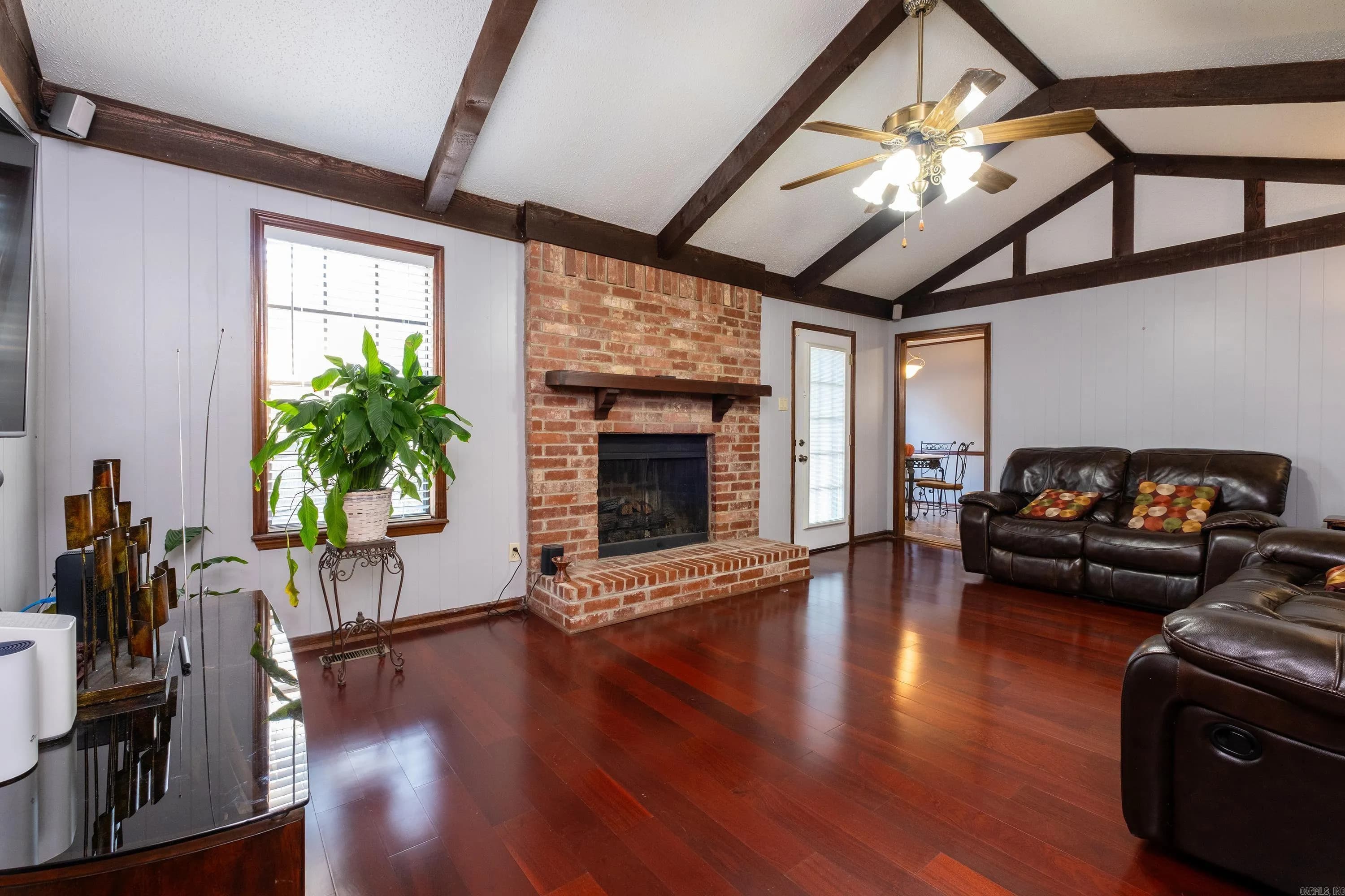 Property at 700 N Shackleford - Image 16