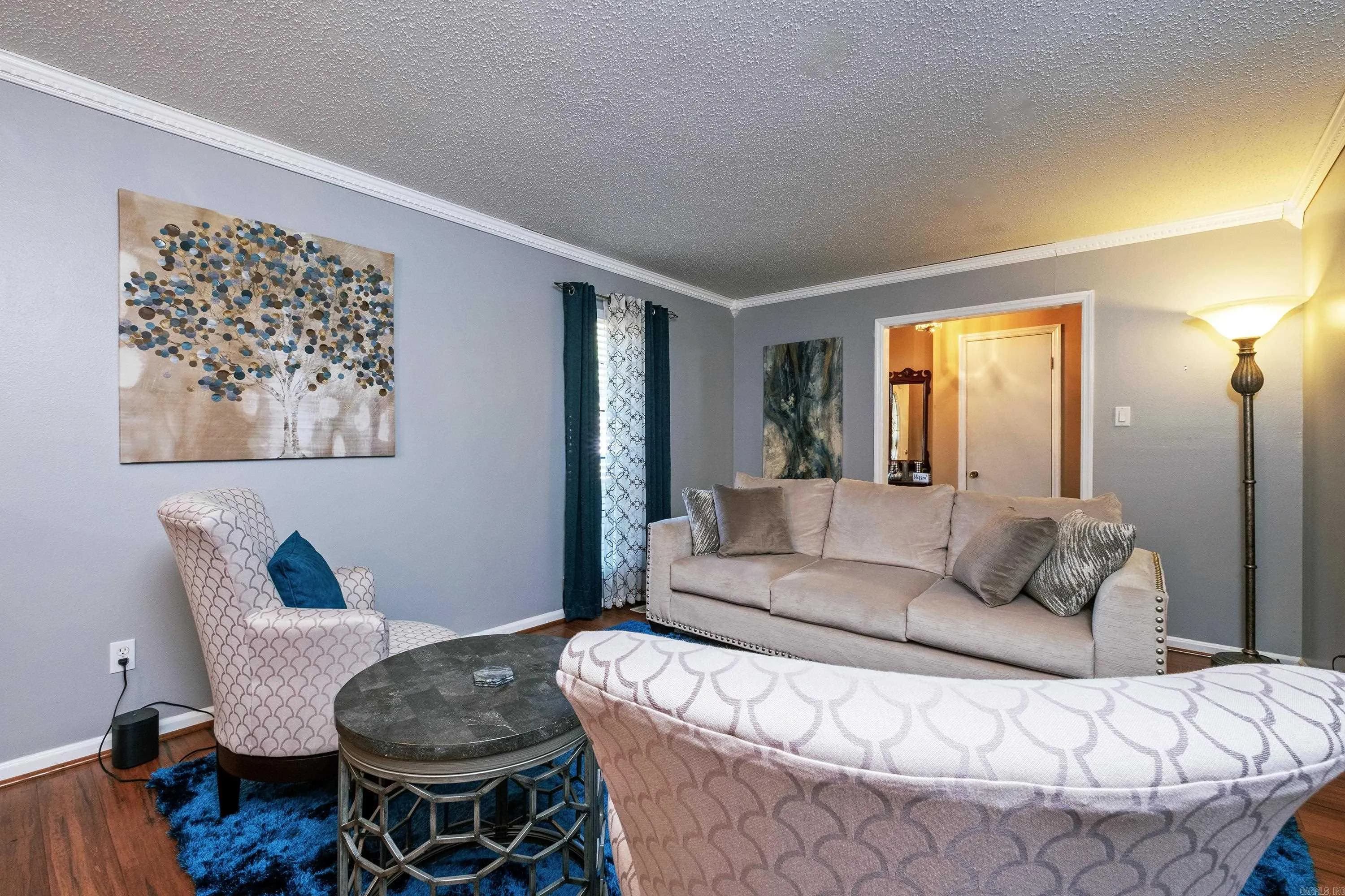 Property at 700 N Shackleford - Image 8