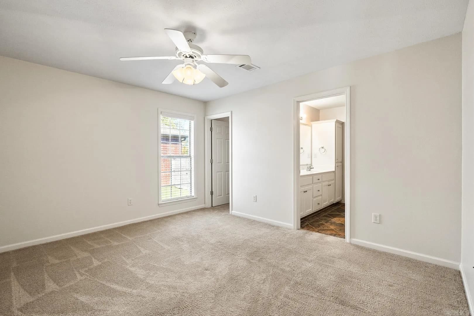 Property at 21  Mitchell - Image 11