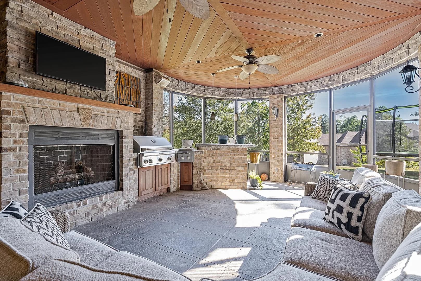 Property at 121  Cypress pt - Image 34