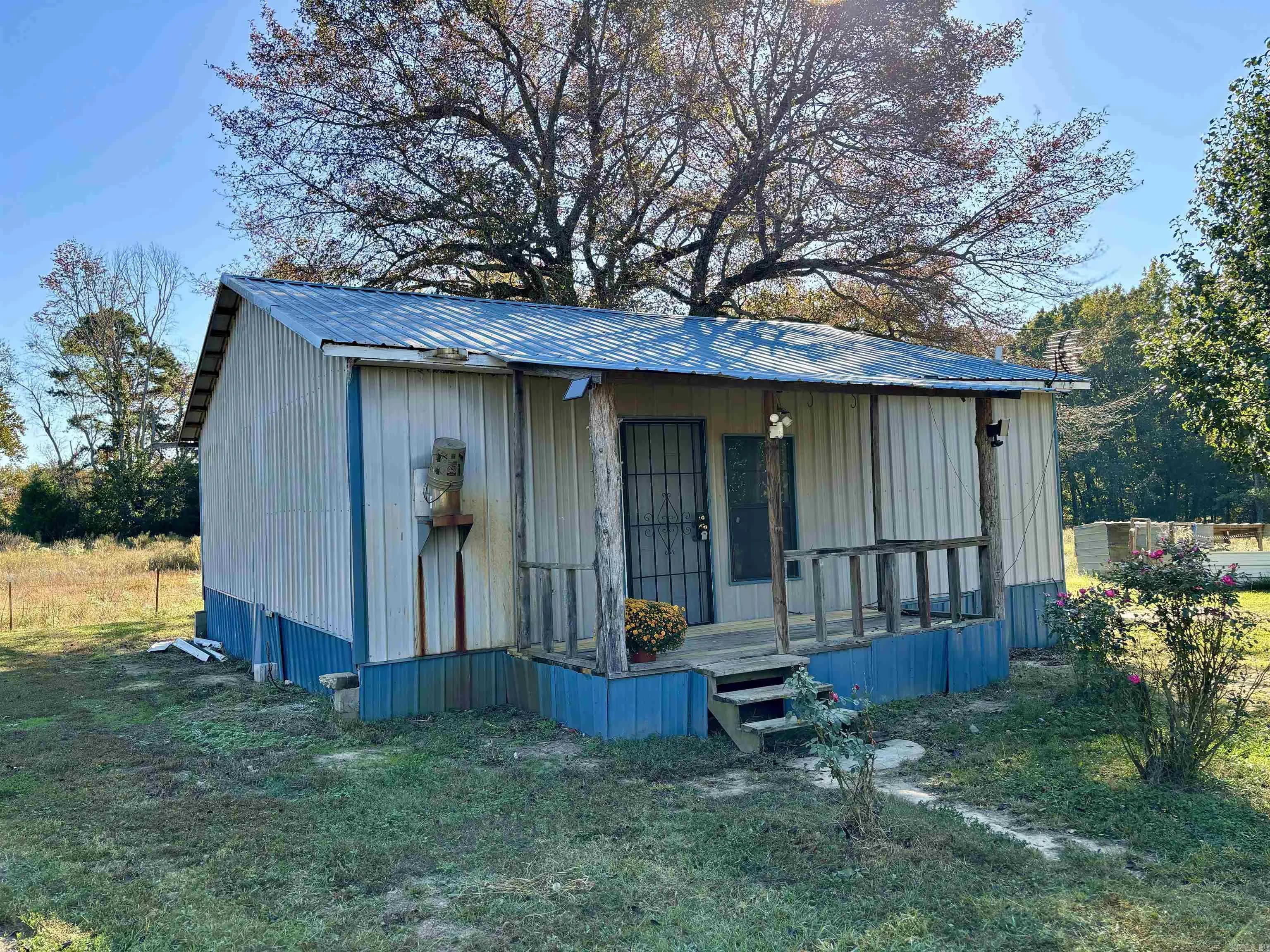 Property at 219  Reames - Image 4